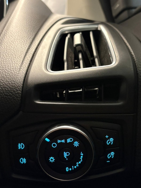 Used Ford Focus 2017 for sale - 76227504: Photo 14