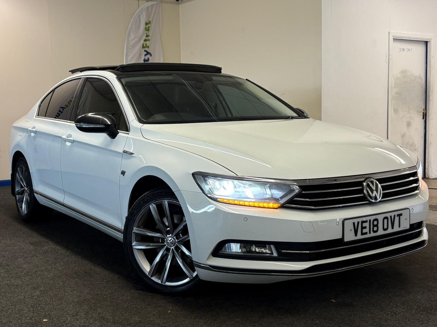 Used Volkswagen Passat 2018 for sale - 76398053: Photo 1