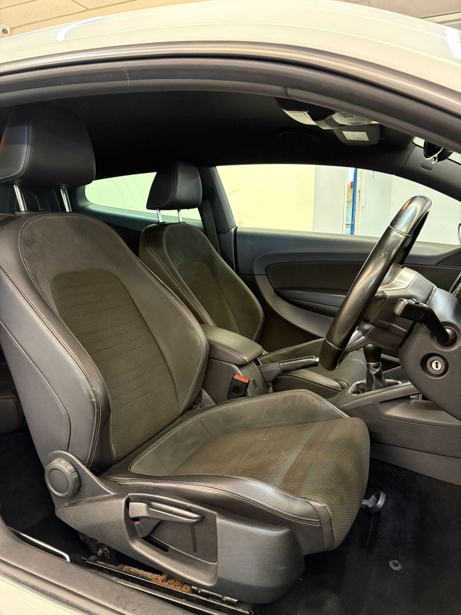 Used Volkswagen Scirocco for sale - 78184668: Photo 9