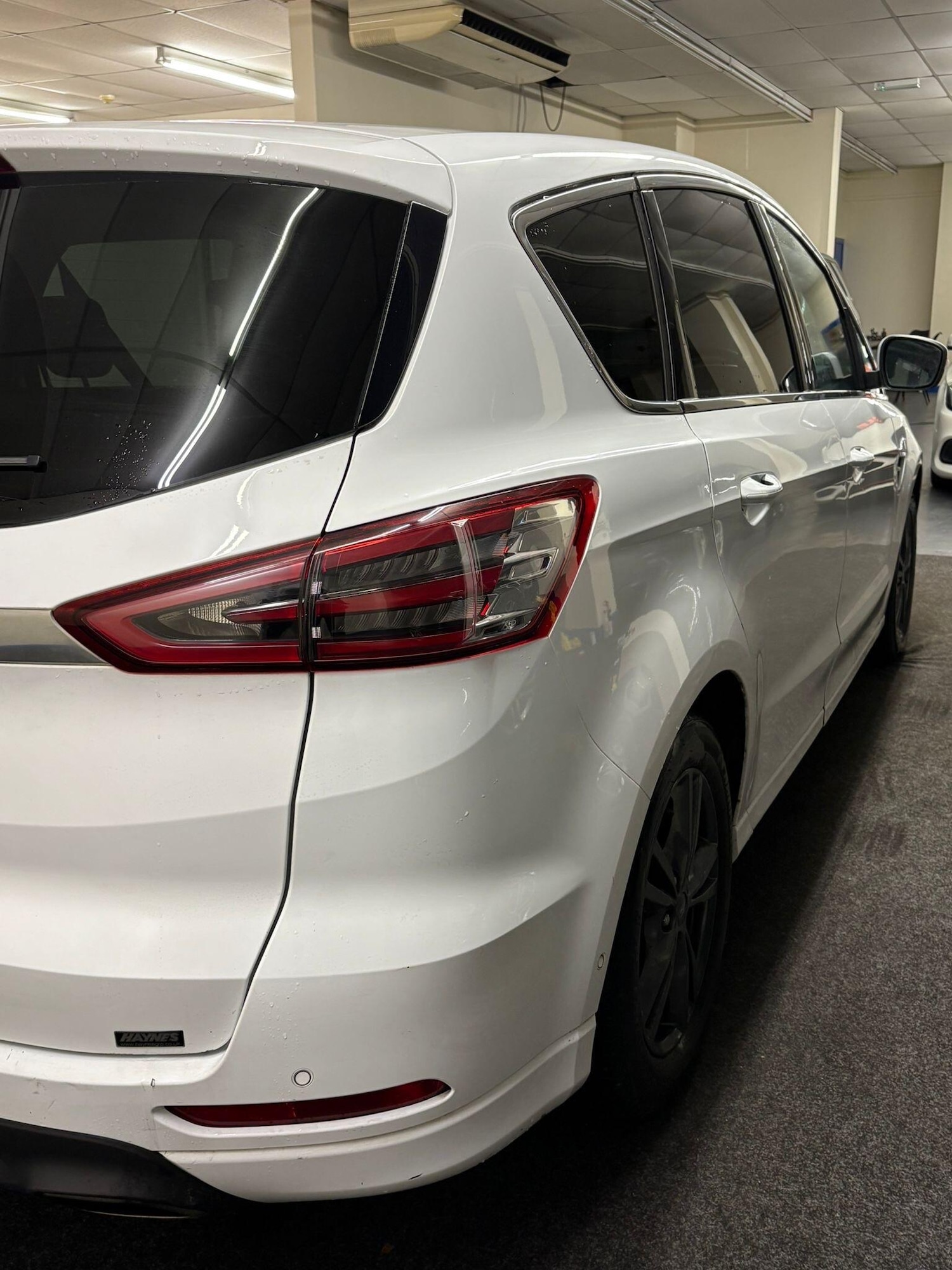 Used Ford S-Max 2015 for sale - 76623198: Photo 4