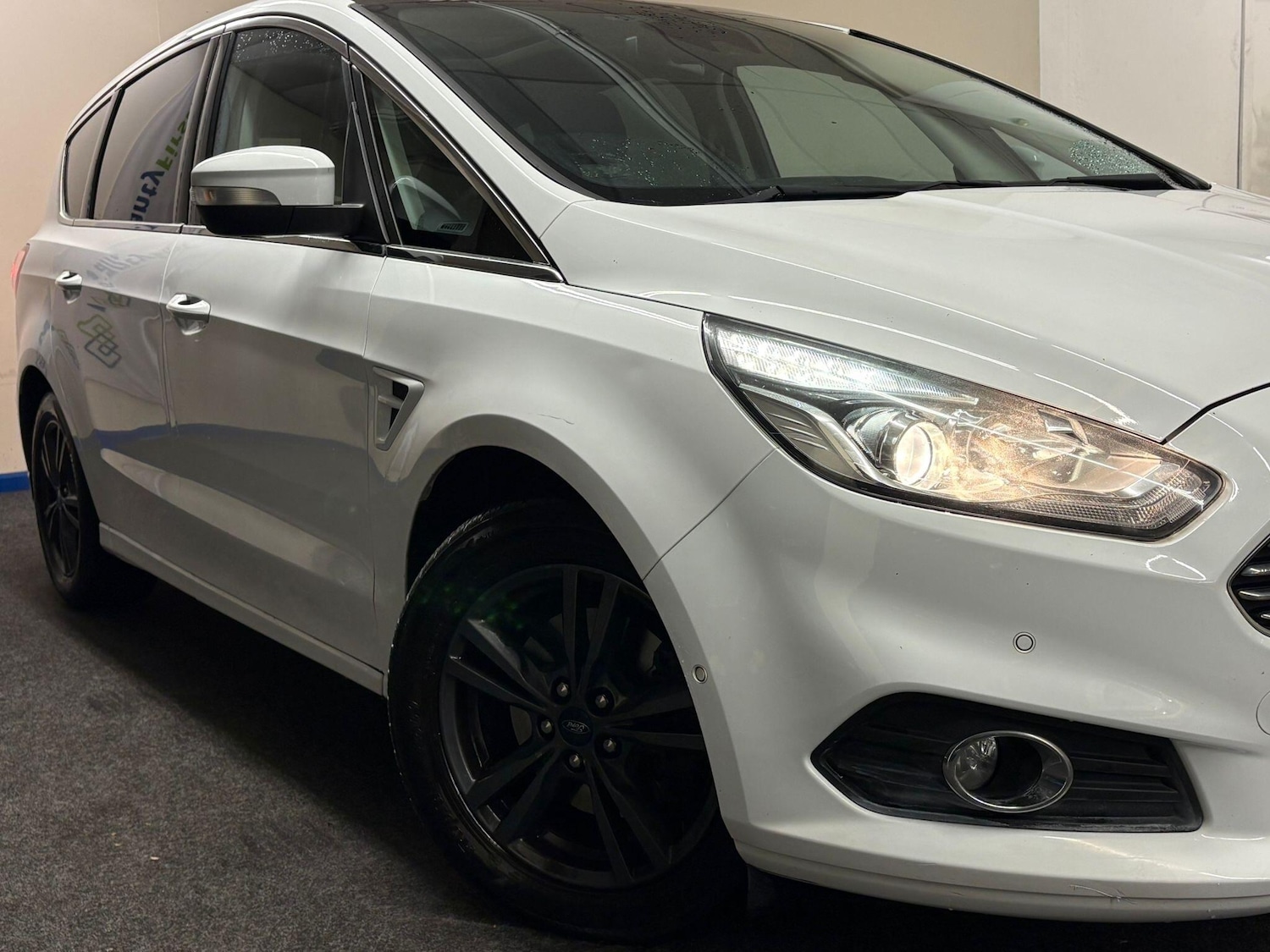 Used Ford S-Max 2015 for sale - 76623198: Photo 5