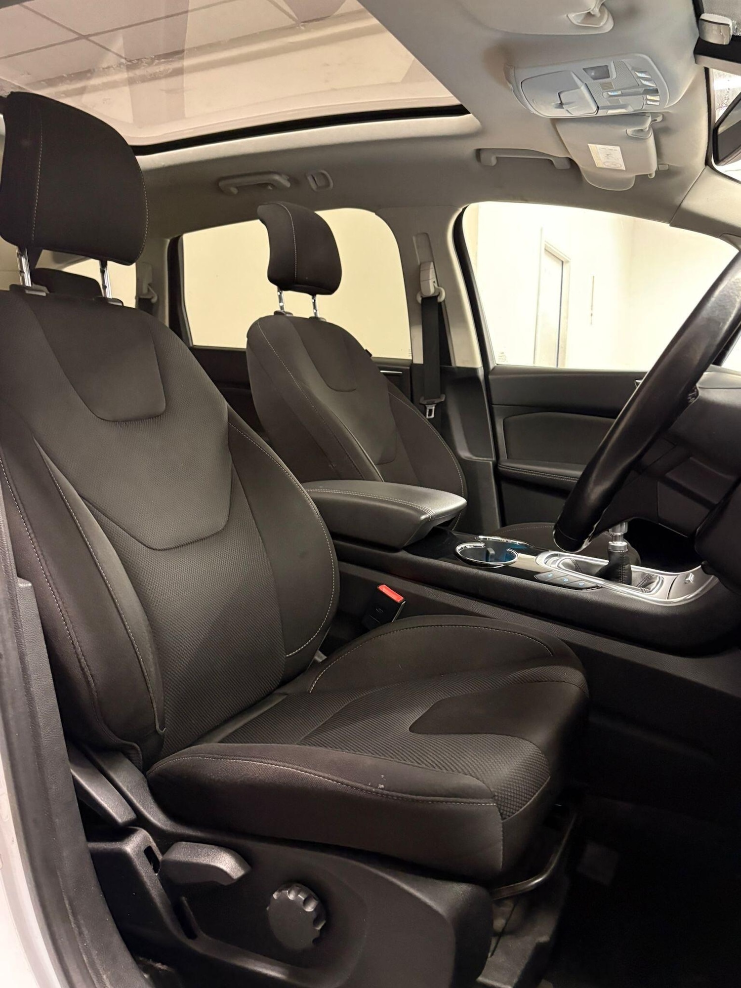 Used Ford S-Max 2015 for sale - 76623198: Photo 8