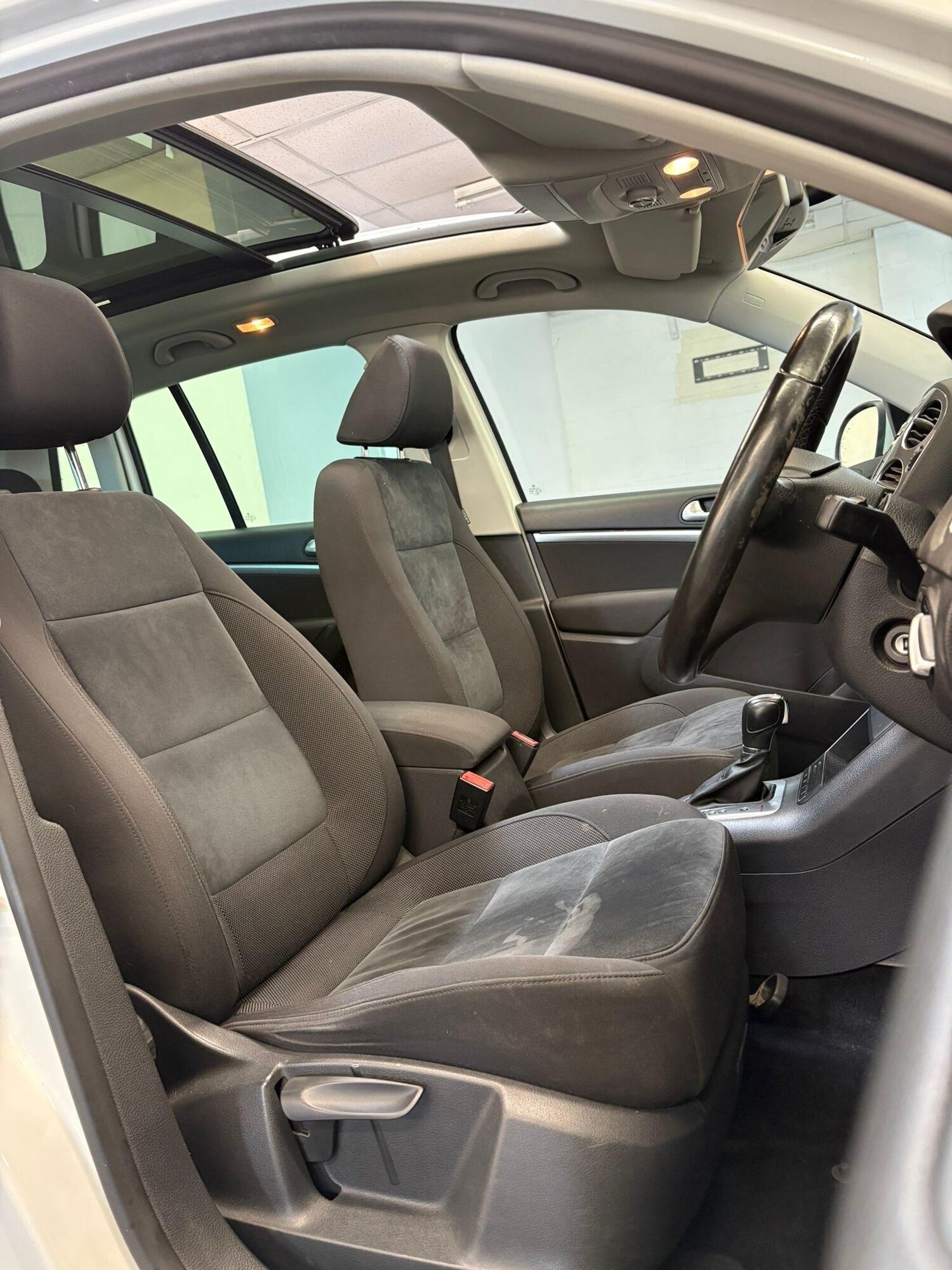 Used Volkswagen Tiguan for sale - 78127603: Photo 10