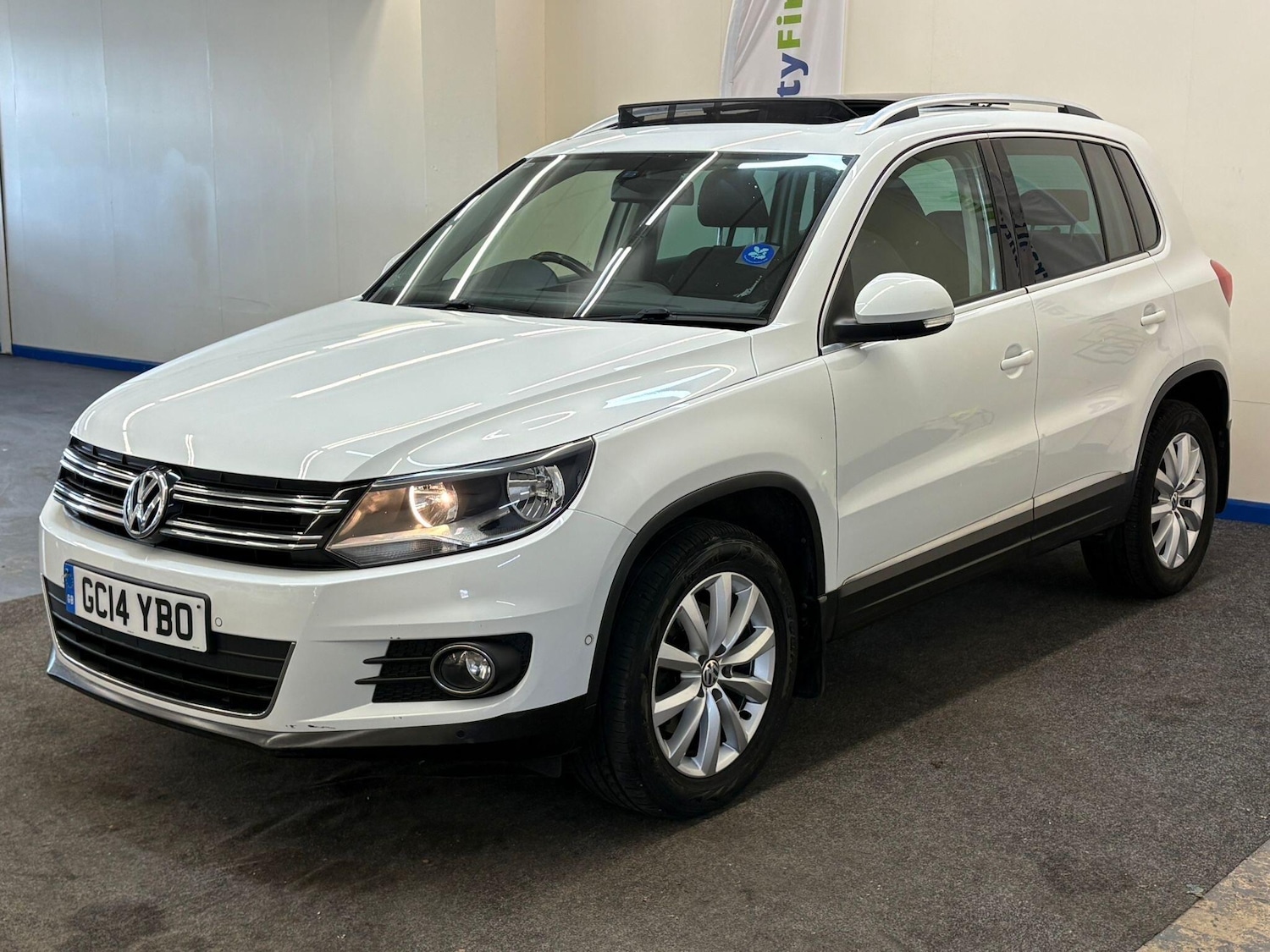 Used Volkswagen Tiguan for sale - 78127603: Photo 2