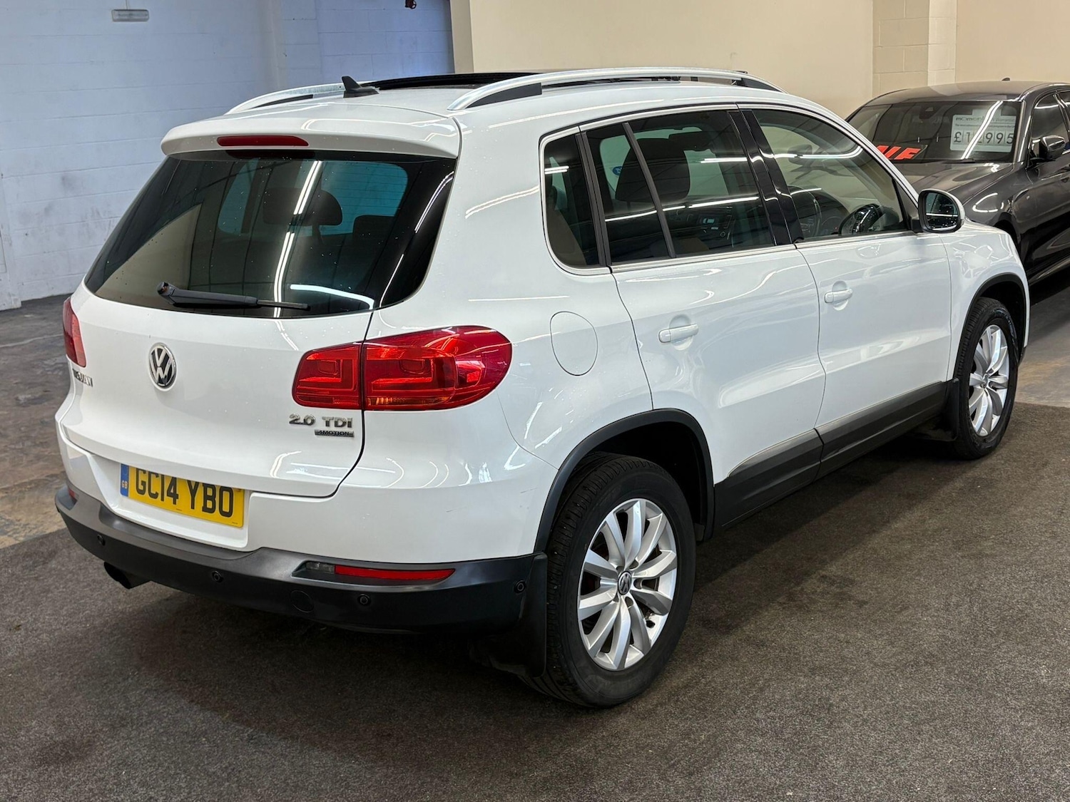 Used Volkswagen Tiguan for sale - 78127603: Photo 4