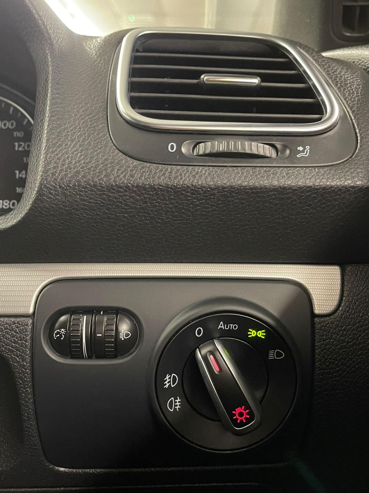 Used Volkswagen Scirocco 2014 for sale - 76623205: Photo 17