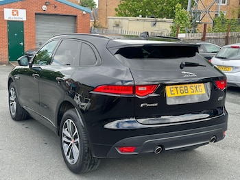 Used Jaguar F-Pace 2018 for sale - 79373233: Photo