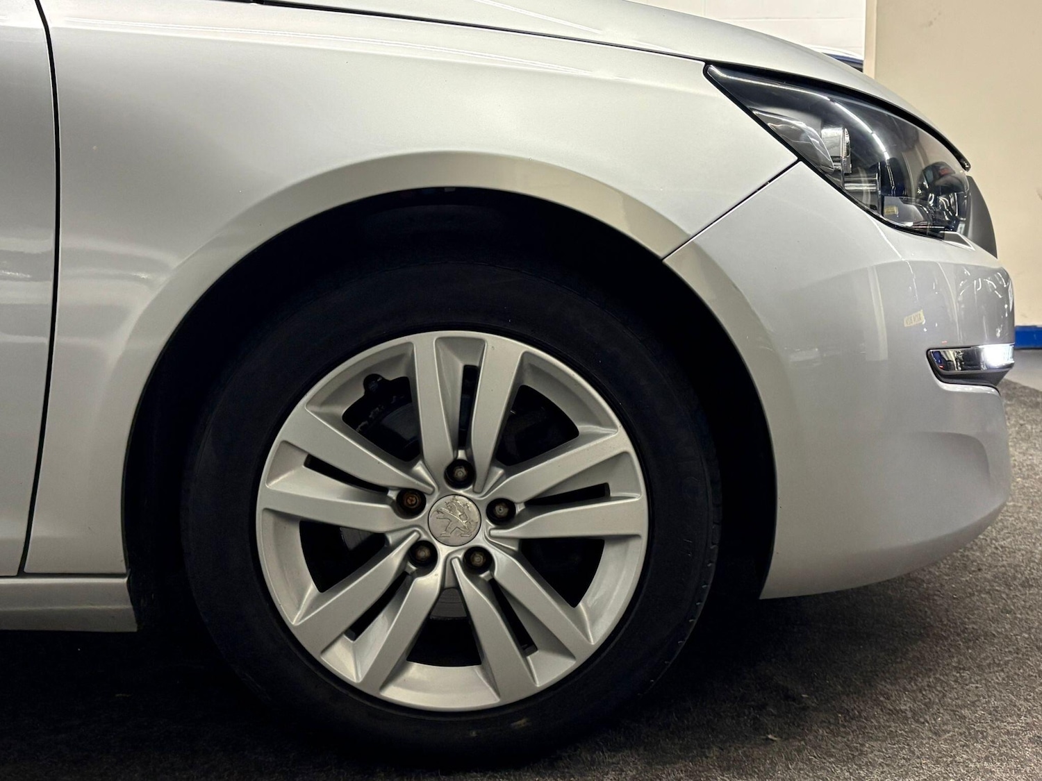 Used Peugeot 308 SW 2015 for sale - 76425575: Photo 13