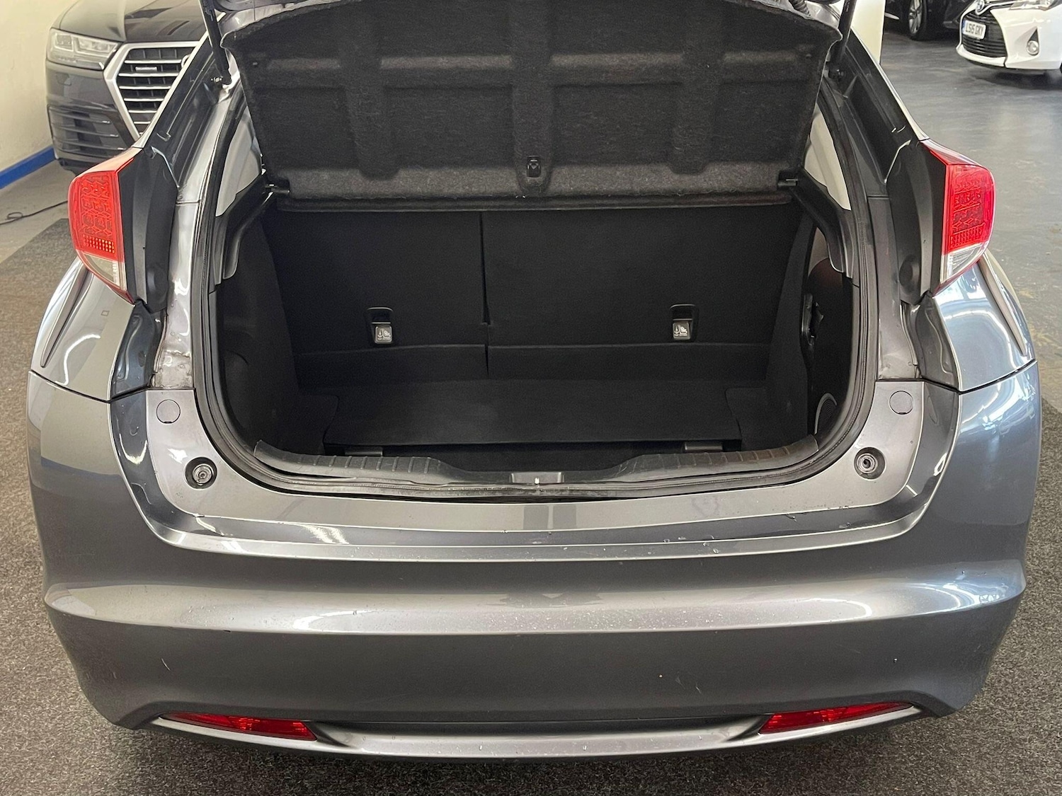 Used Honda Civic 2015 for sale - 76623202: Photo 12