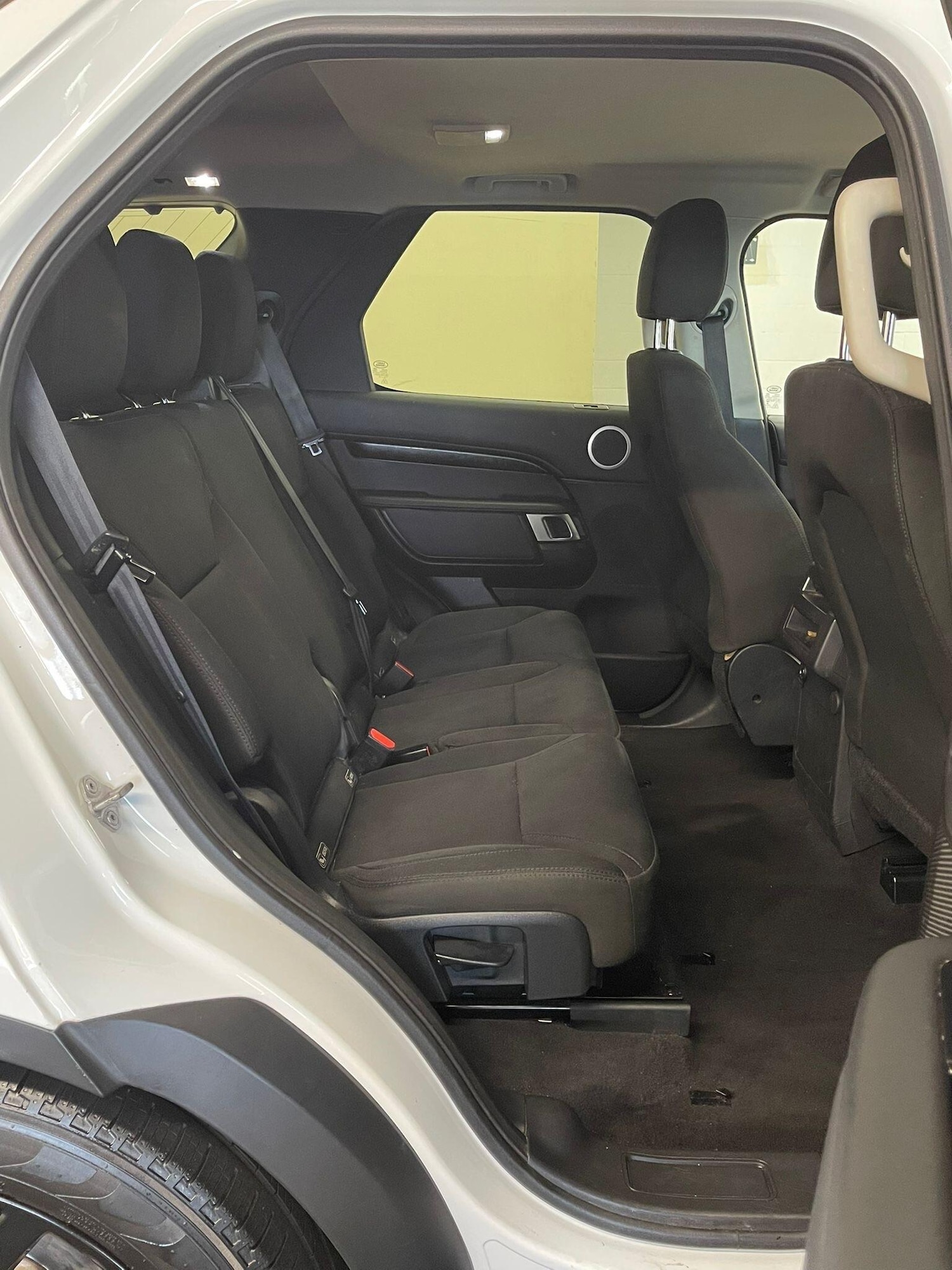 Used Land Rover Discovery 2017 for sale - 76996523: Photo 15