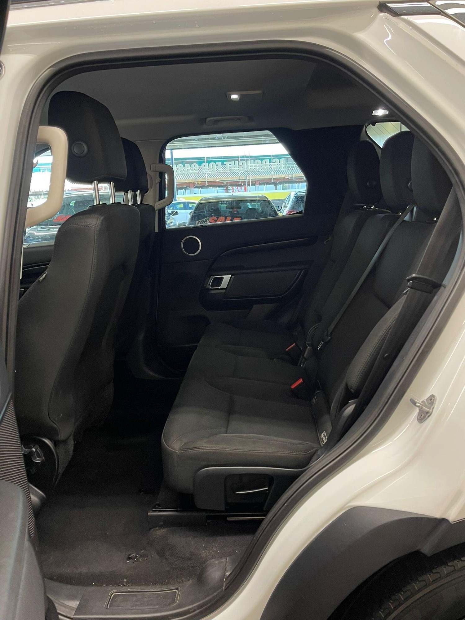 Used Land Rover Discovery 2017 for sale - 76996523: Photo 17