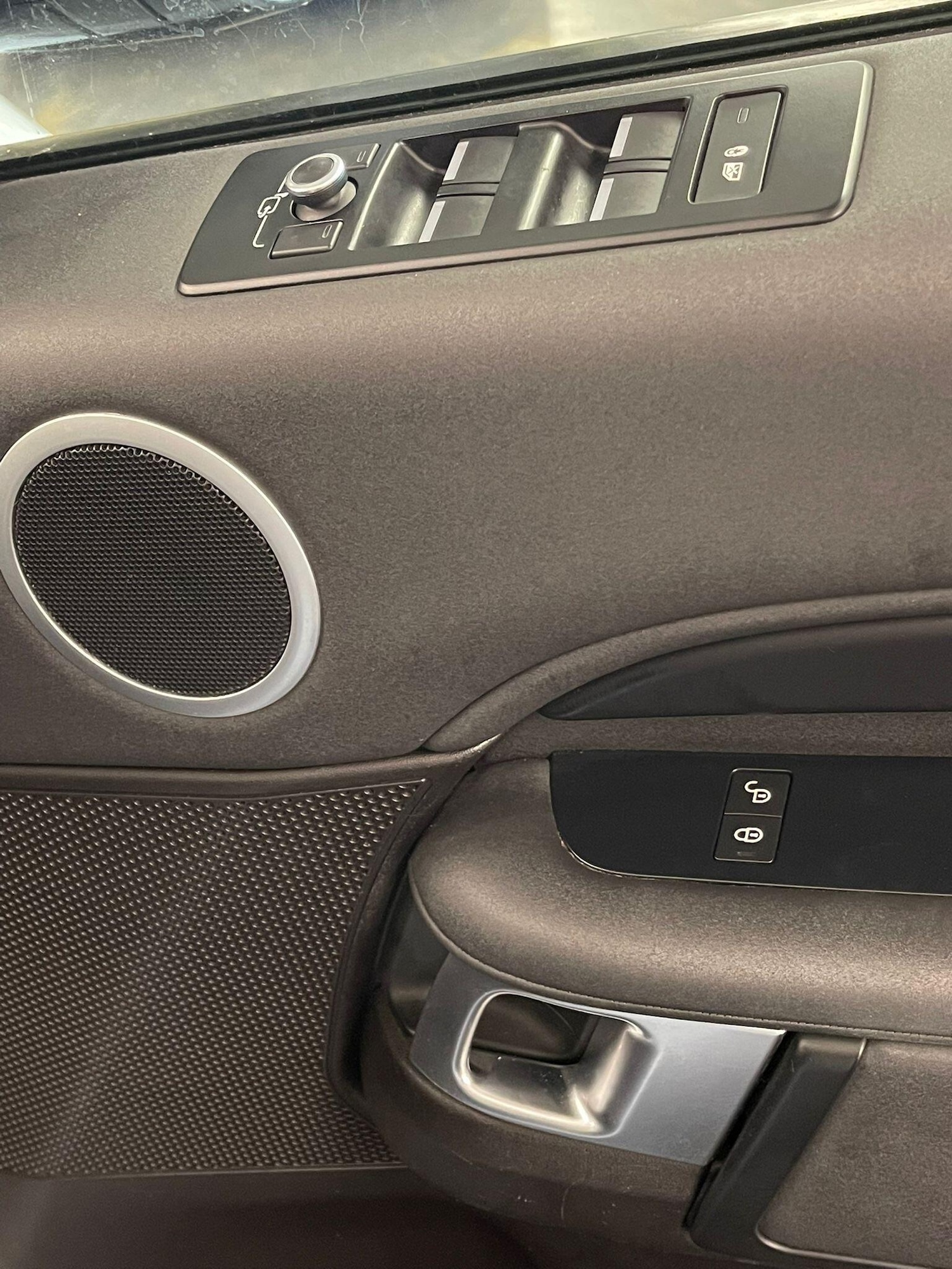 Used Land Rover Discovery 2017 for sale - 76996523: Photo 19