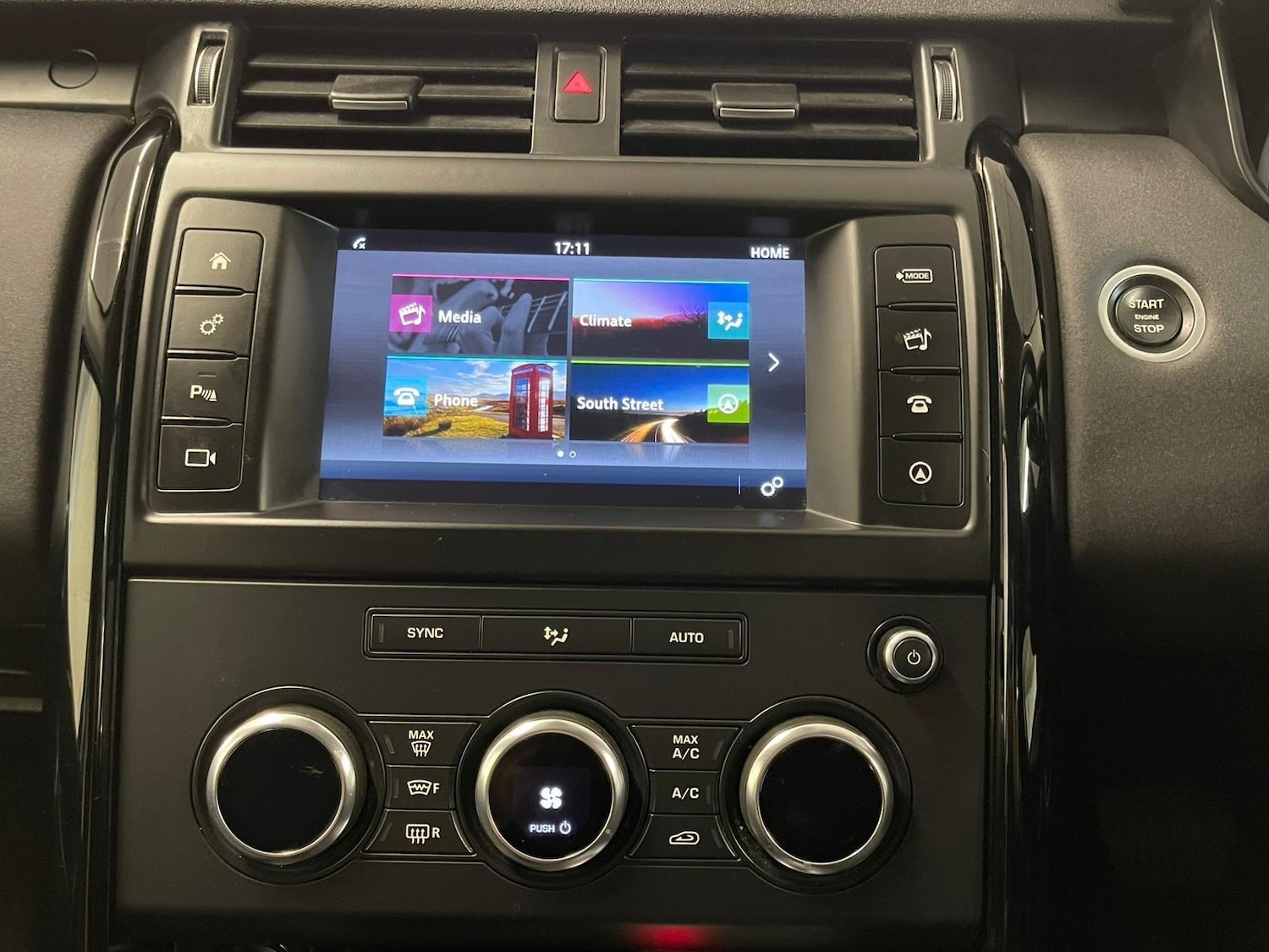 Used Land Rover Discovery 2017 for sale - 76996523: Photo 24