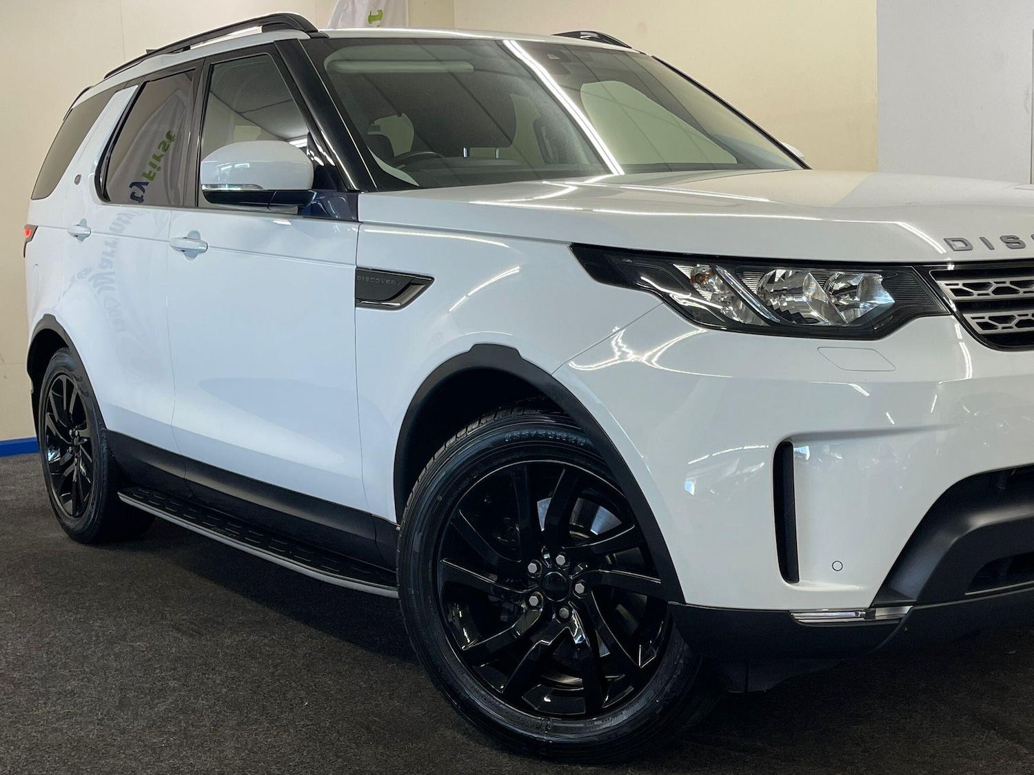Used Land Rover Discovery 2017 for sale - 76996523: Photo 8