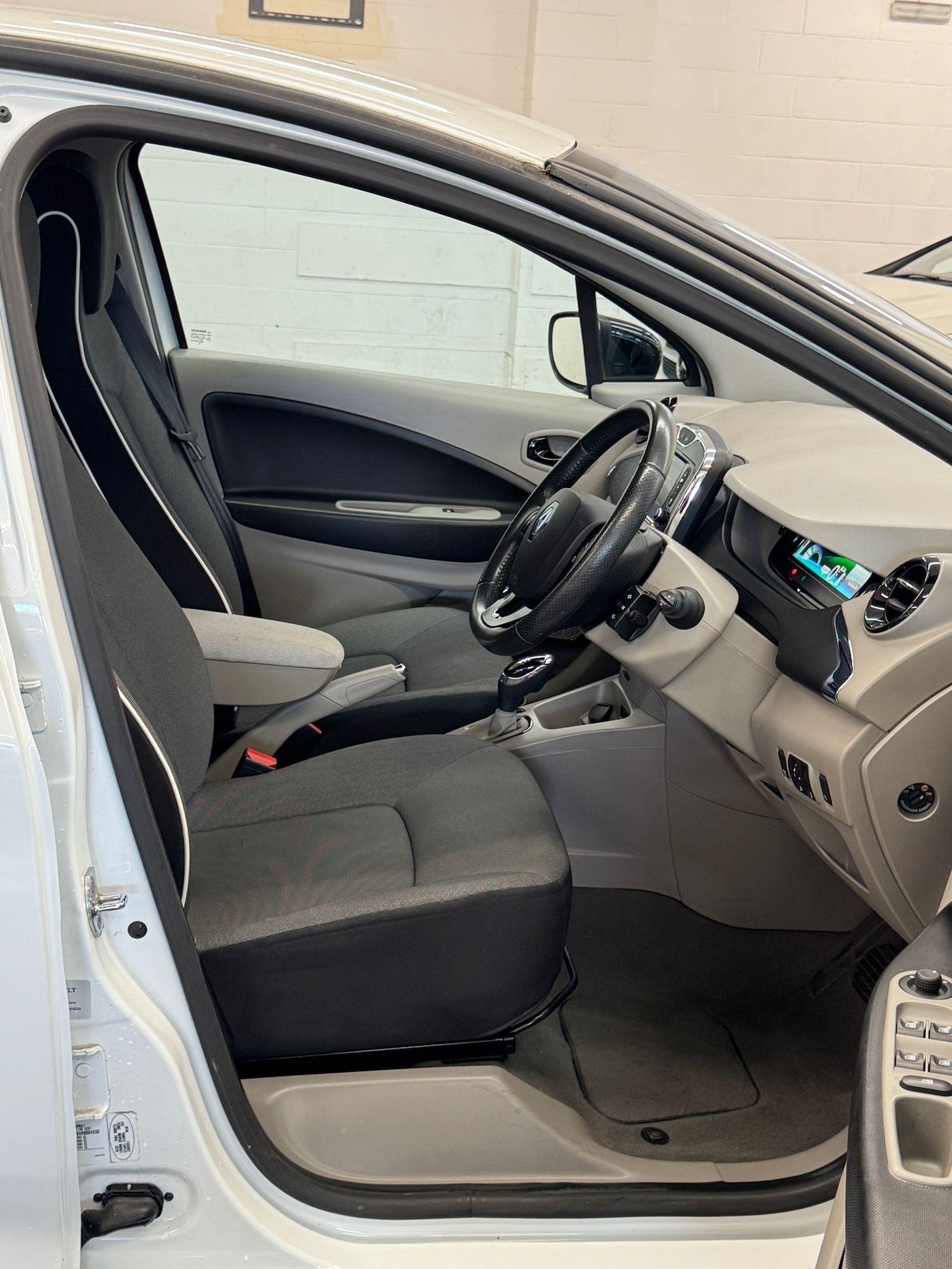 Used Renault Zoe for sale - 76623247: Photo 17