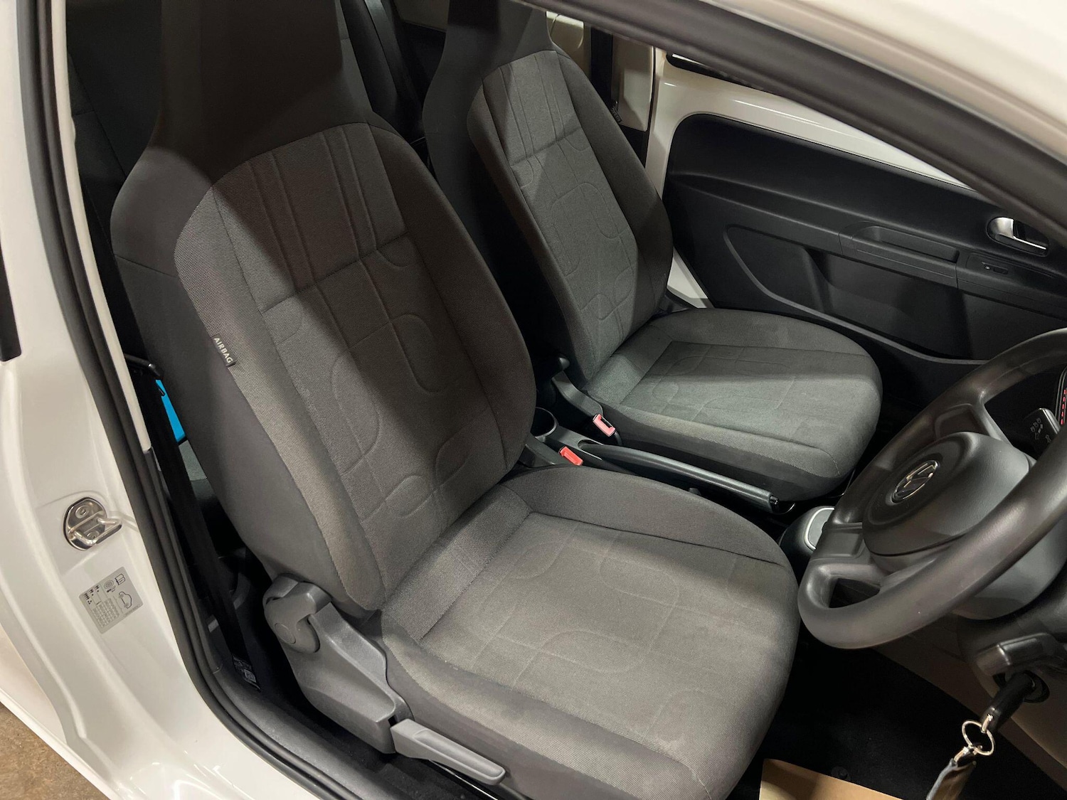 Used Volkswagen up! 2016 for sale - 76592560: Photo 12