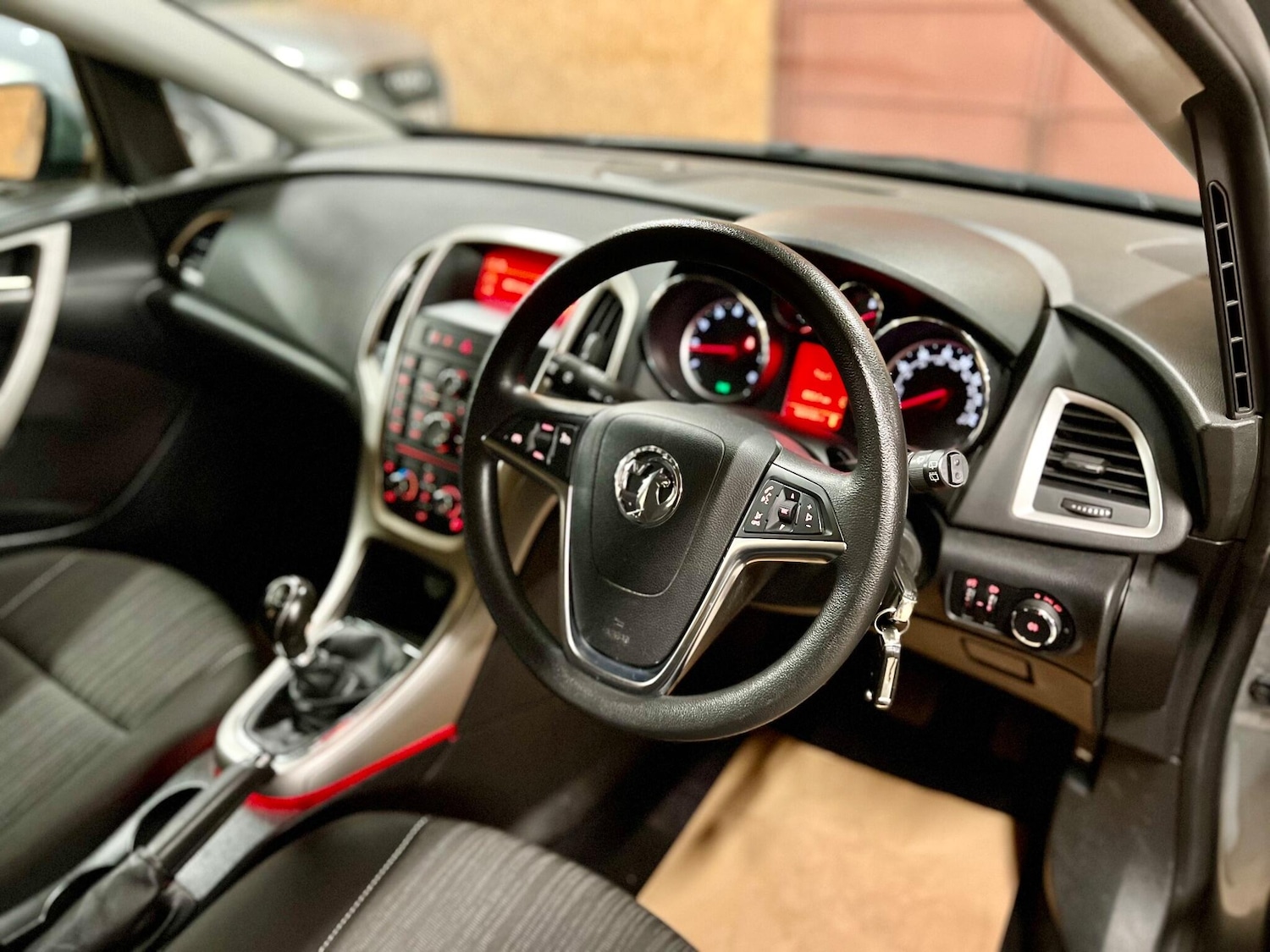 Used Vauxhall Astra 2012 for sale - 77049820: Photo 10