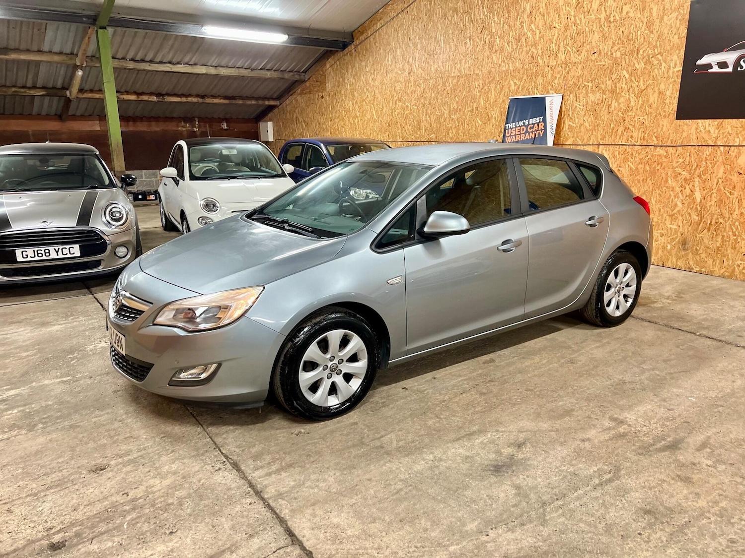 Used Vauxhall Astra 2012 for sale - 77049820: Photo 3