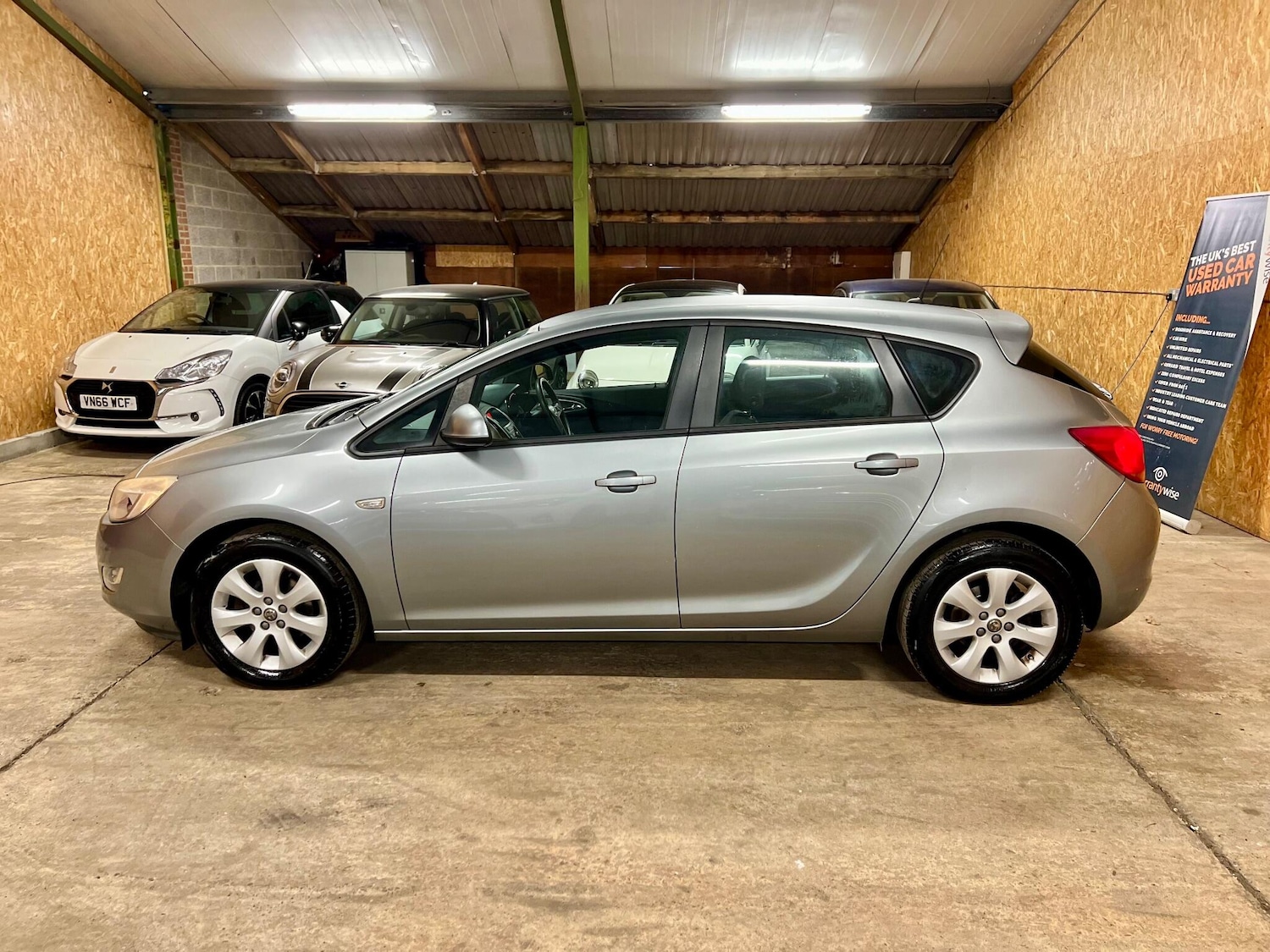 Used Vauxhall Astra 2012 for sale - 77049820: Photo 5