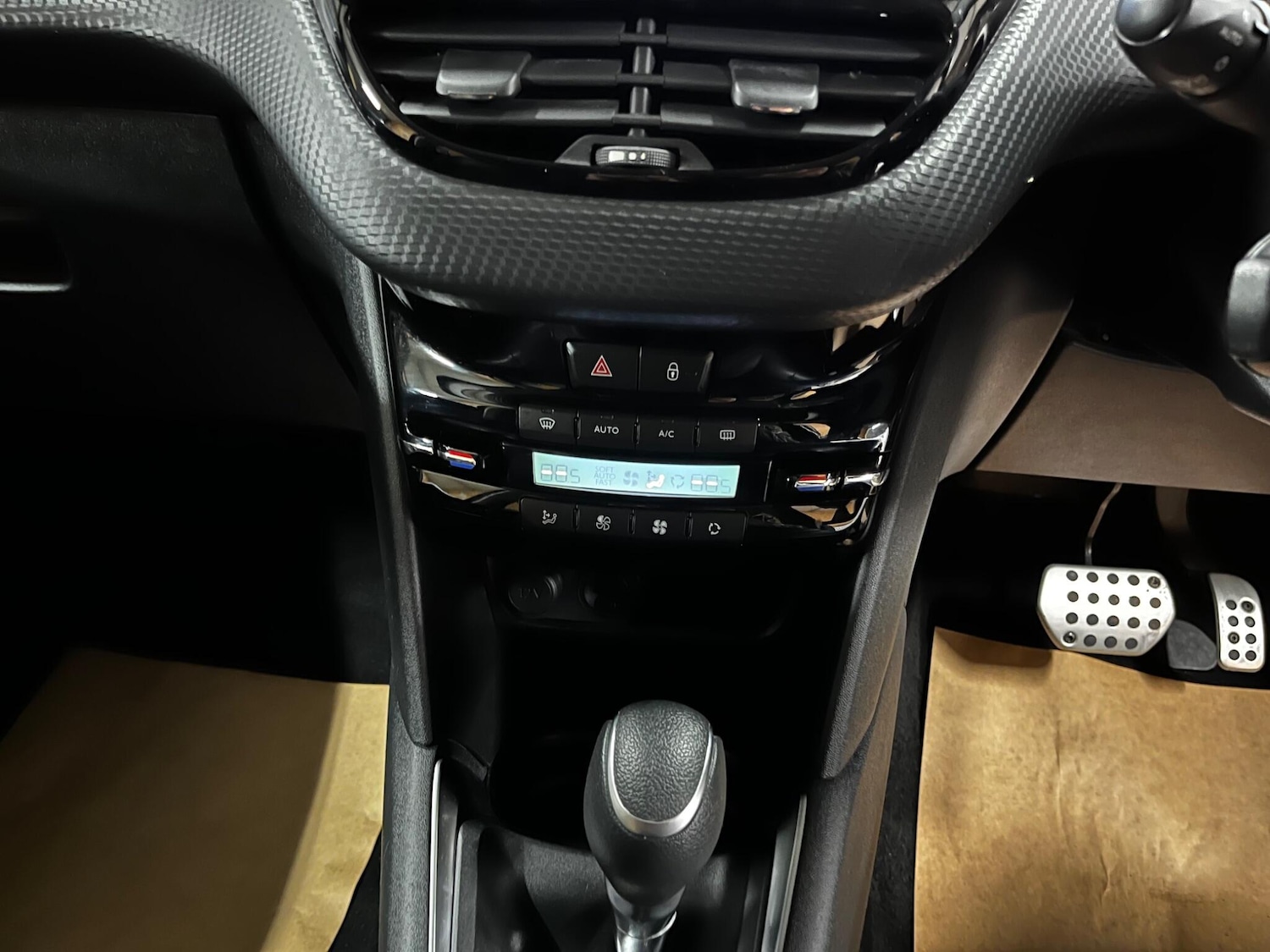 Used Peugeot 208 2018 for sale - 78086115: Photo 26