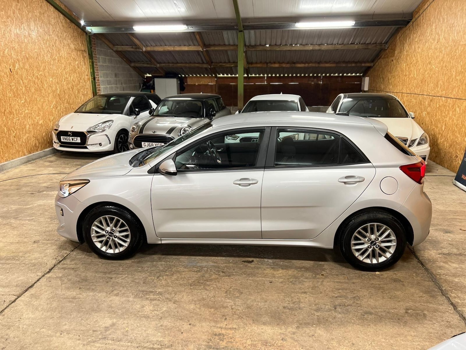 Used Kia Rio 2017 for sale - 76259639: Photo 5