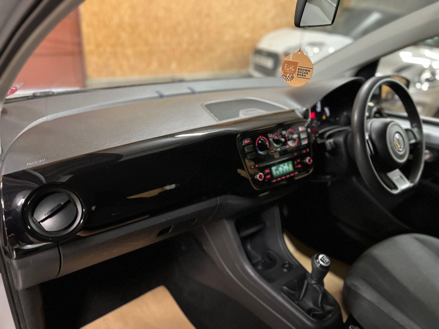 Used Volkswagen up! 2014 for sale - 77978479: Photo 9