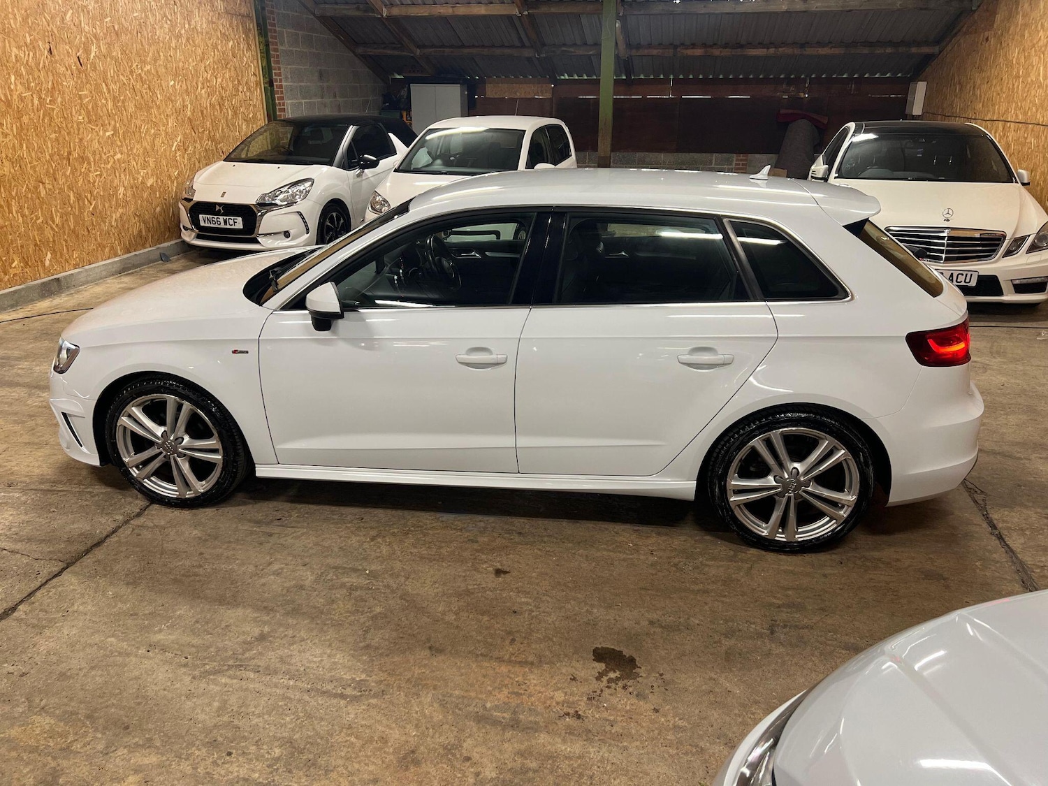 Used Audi A3 2014 for sale - 76042697: Photo 5