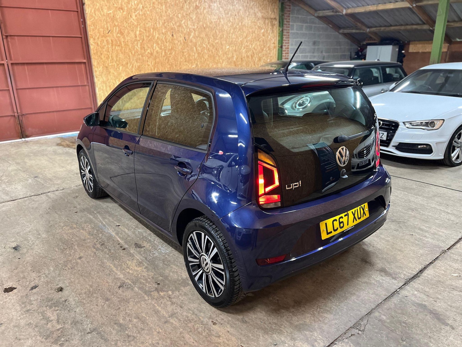 Used Volkswagen up! 2018 for sale - 76995355: Photo 4