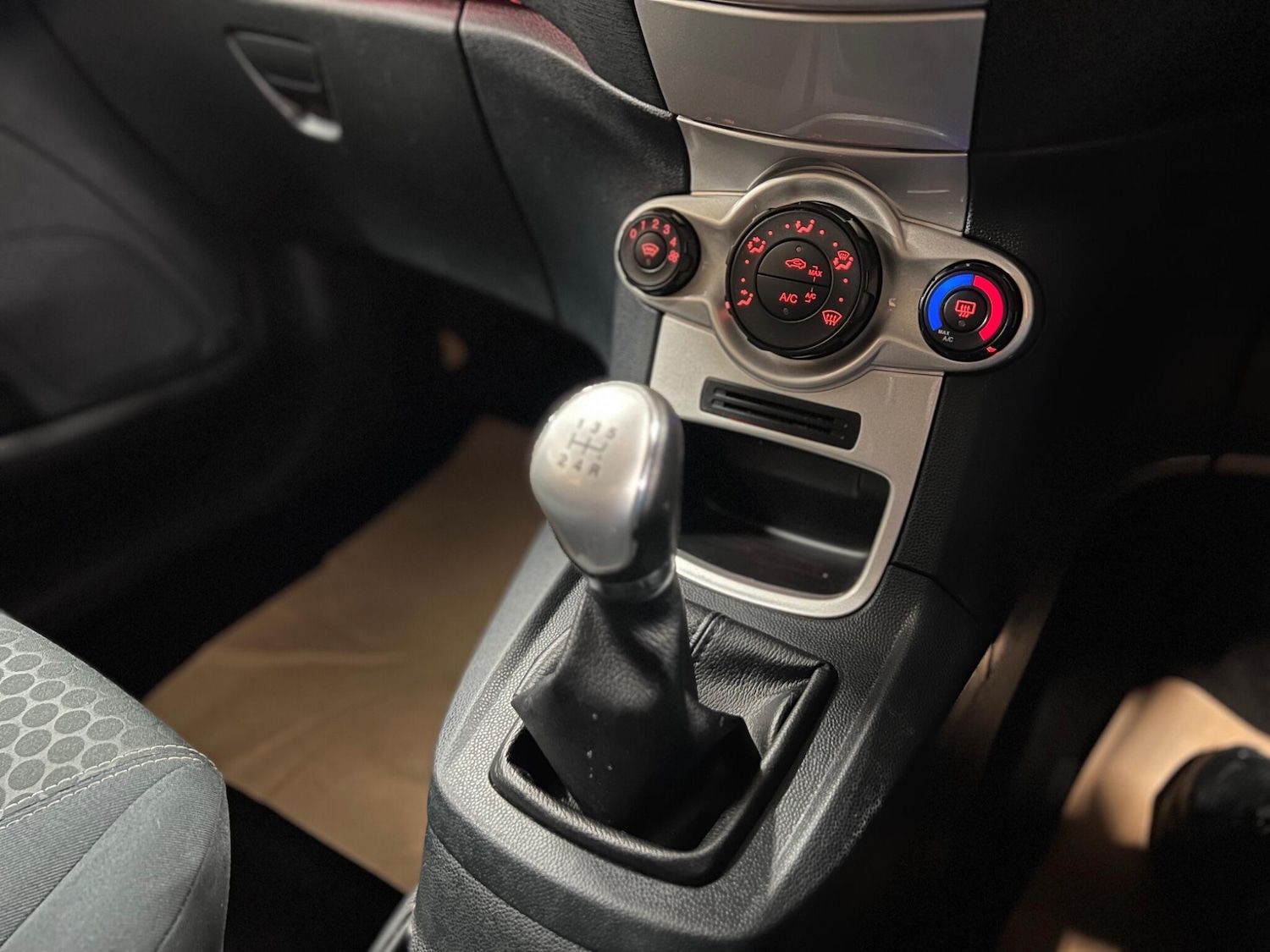 Used Ford Fiesta 2011 for sale - 76865874: Photo 11