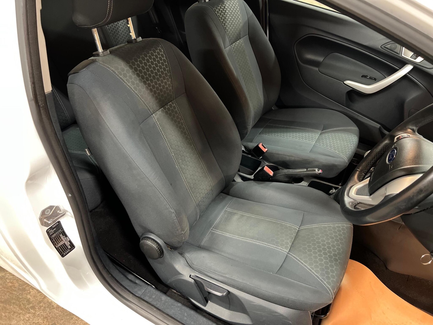 Used Ford Fiesta 2011 for sale - 76865874: Photo 13