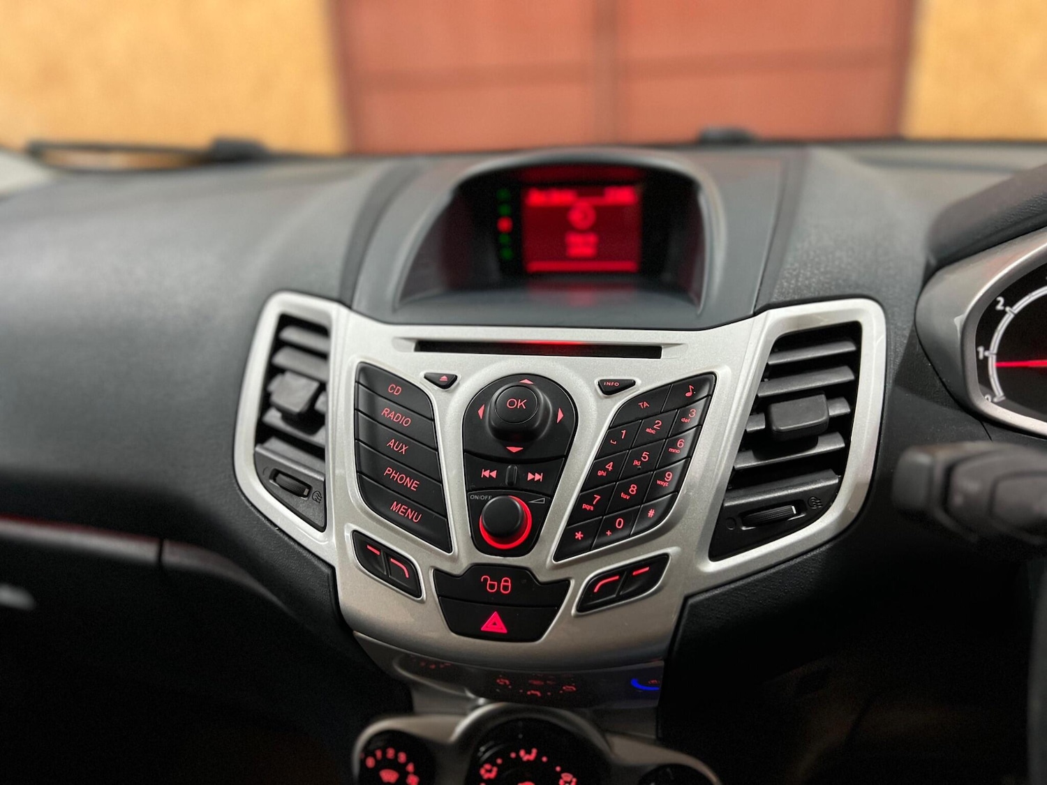 Used Ford Fiesta 2011 for sale - 76865874: Photo 17