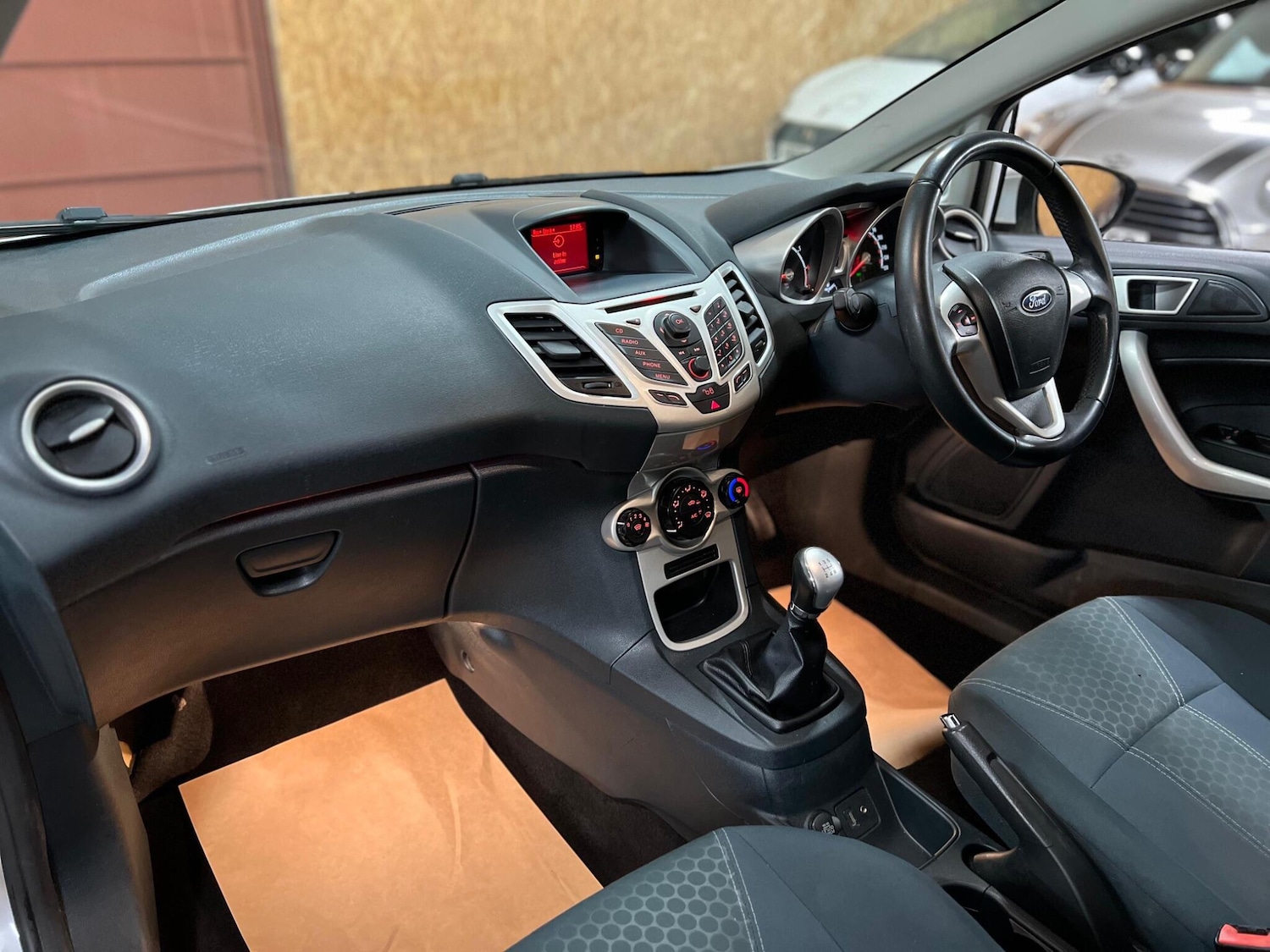 Used Ford Fiesta 2011 for sale - 76865874: Photo 9