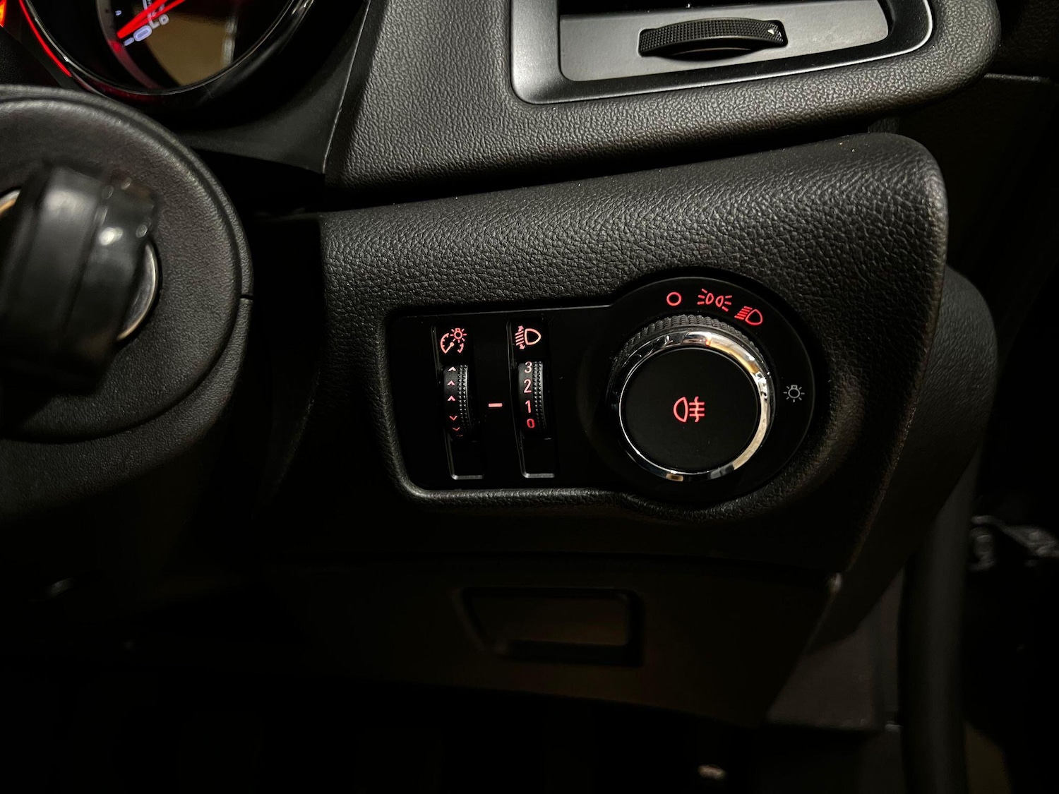Used Vauxhall Astra 2012 for sale - 76377565: Photo 18