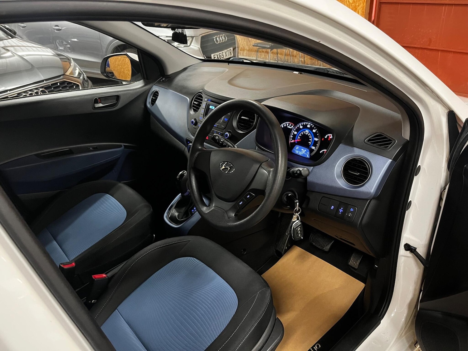 Used Hyundai i10 2016 for sale - 77898529: Photo 11