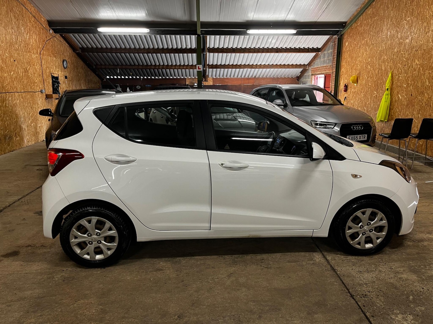 Used Hyundai i10 2016 for sale - 77898529: Photo 8