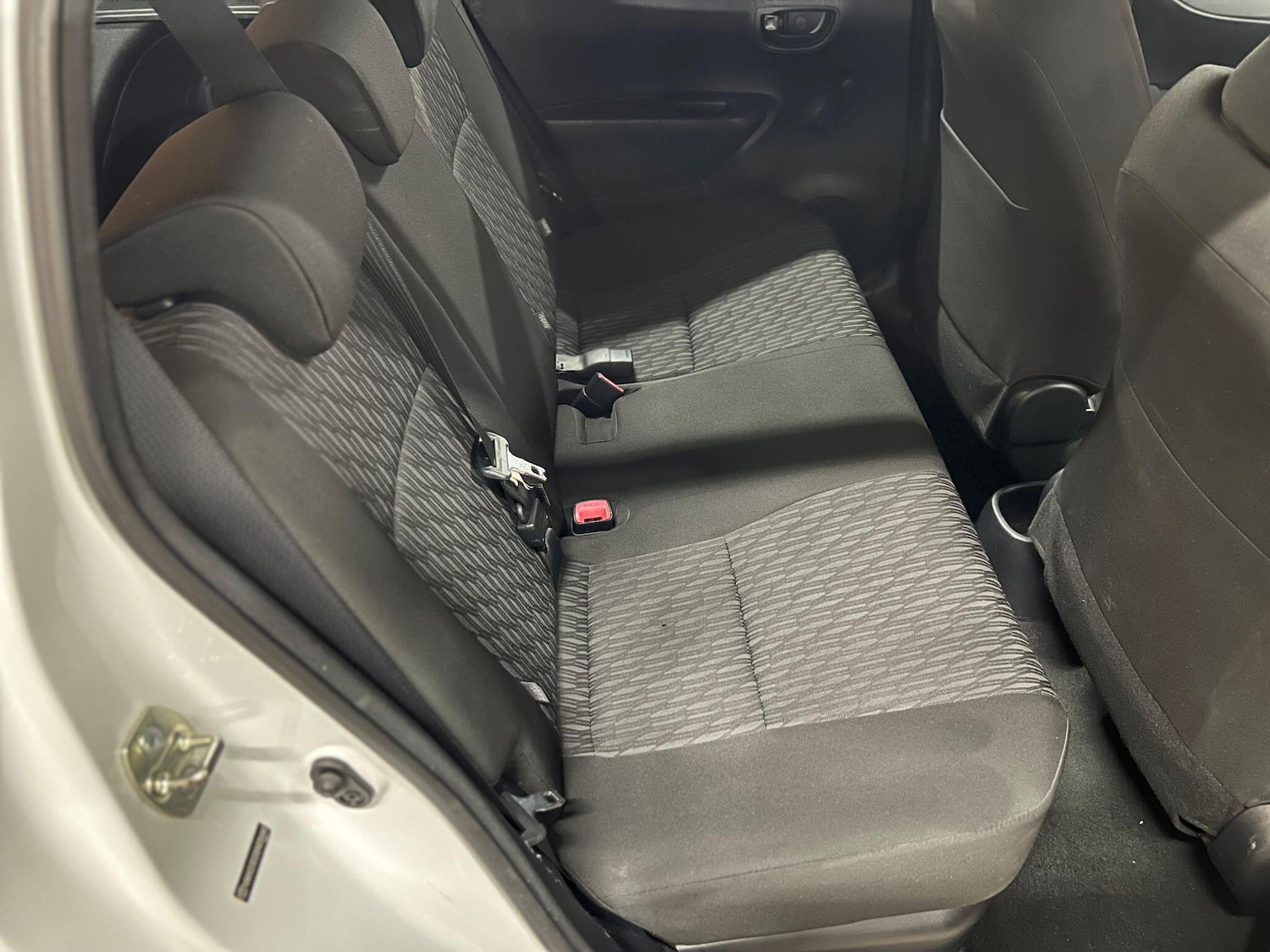 Used Toyota Yaris 2013 for sale - 76189885: Photo 13