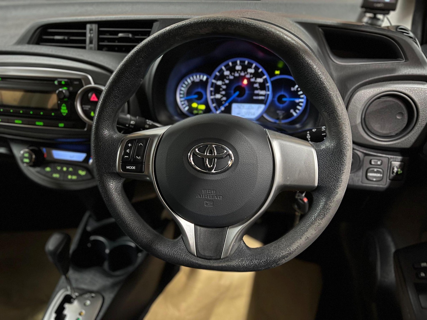 Used Toyota Yaris 2013 for sale - 76189885: Photo 18