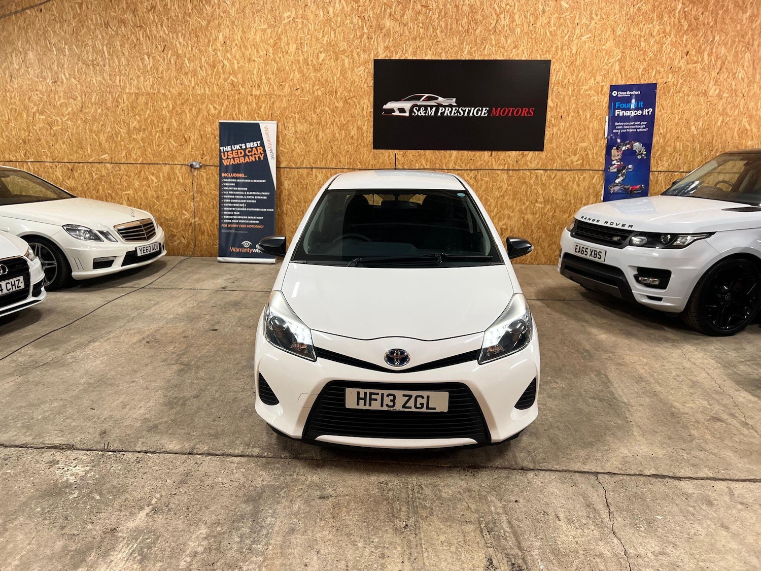 Used Toyota Yaris 2013 for sale - 76189885: Photo 2