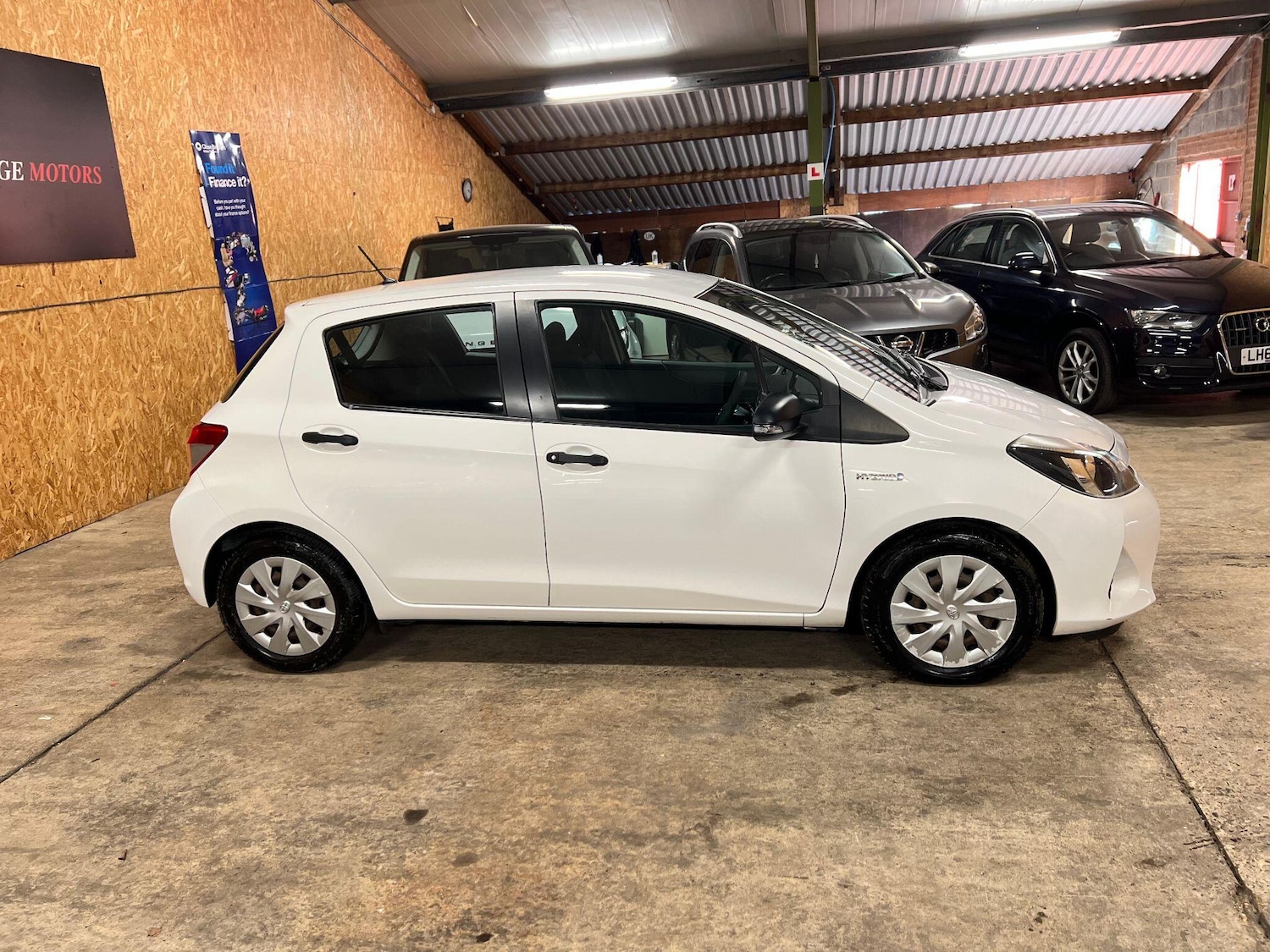 Used Toyota Yaris 2013 for sale - 76189885: Photo 6