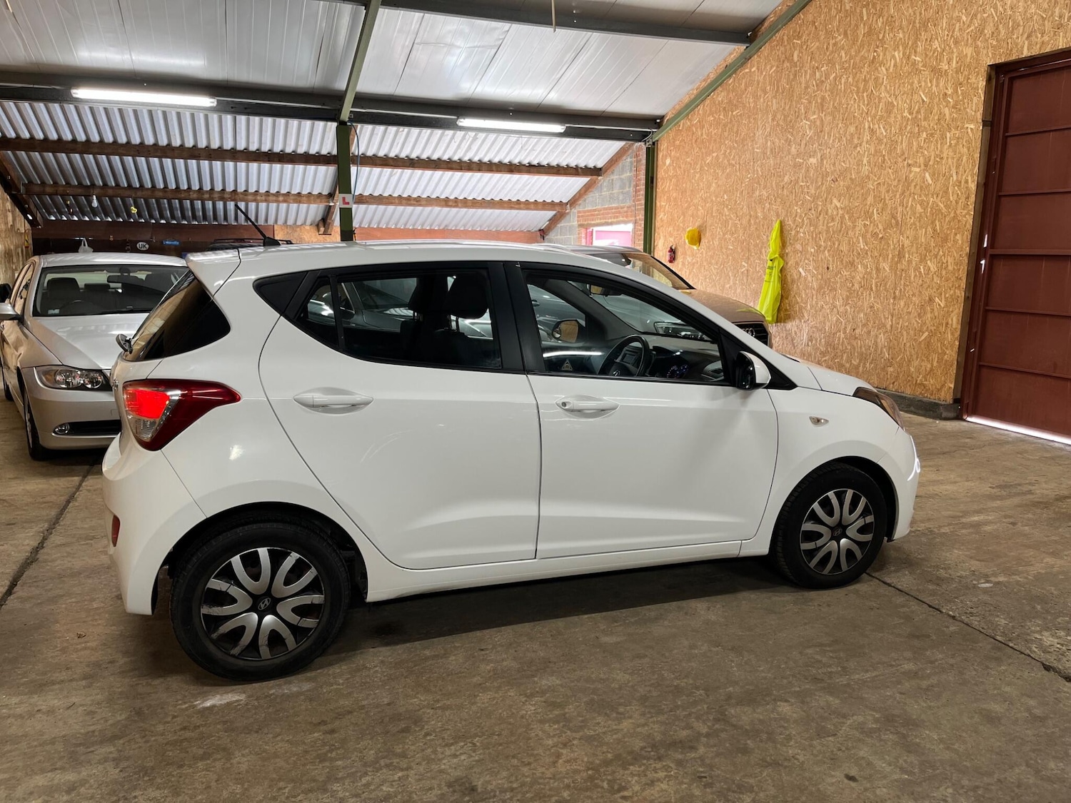 Used Hyundai i10 2015 for sale - 77564634: Photo 8