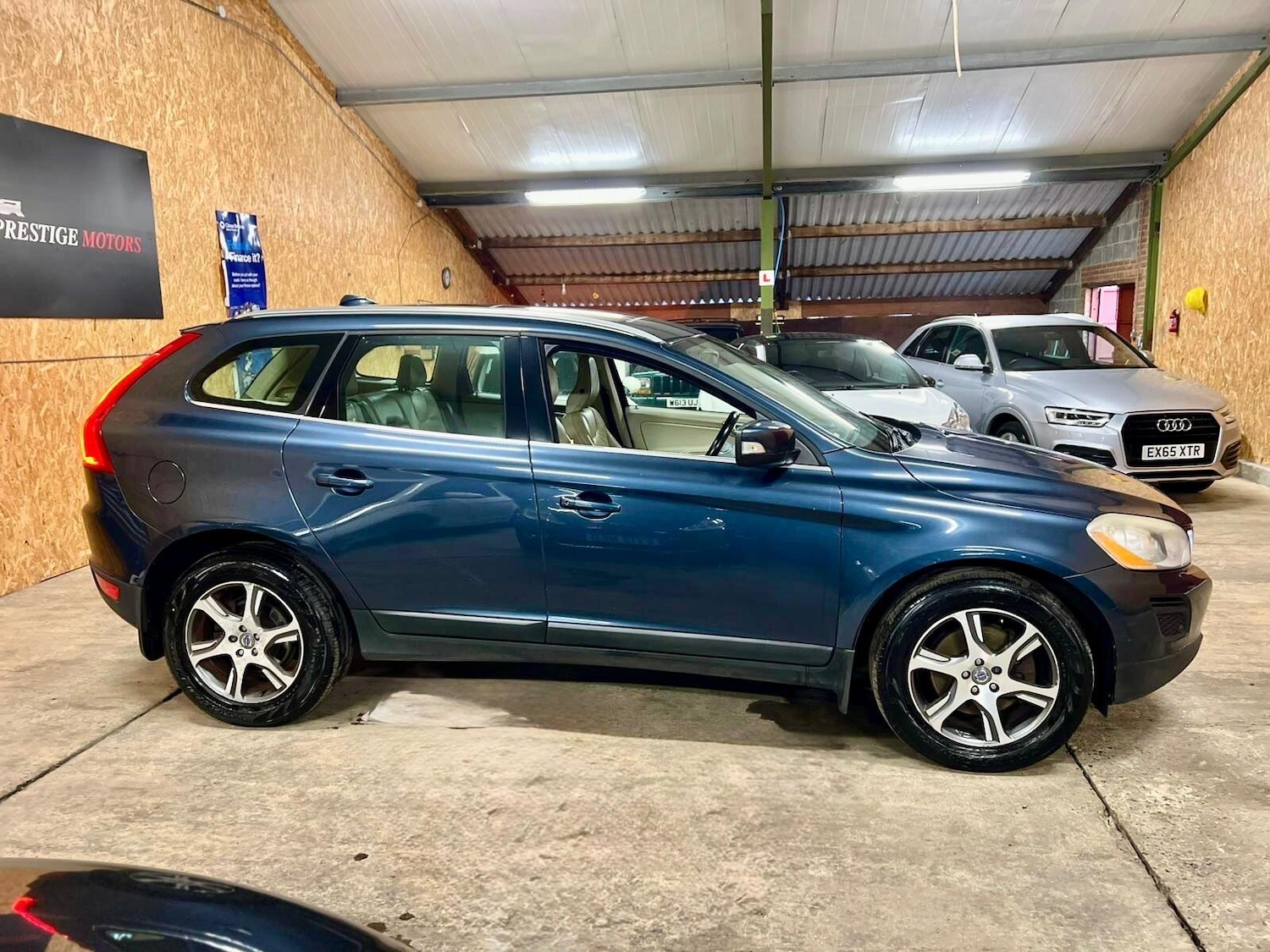 Used Volvo XC60 2010 for sale - 77633044: Photo 11