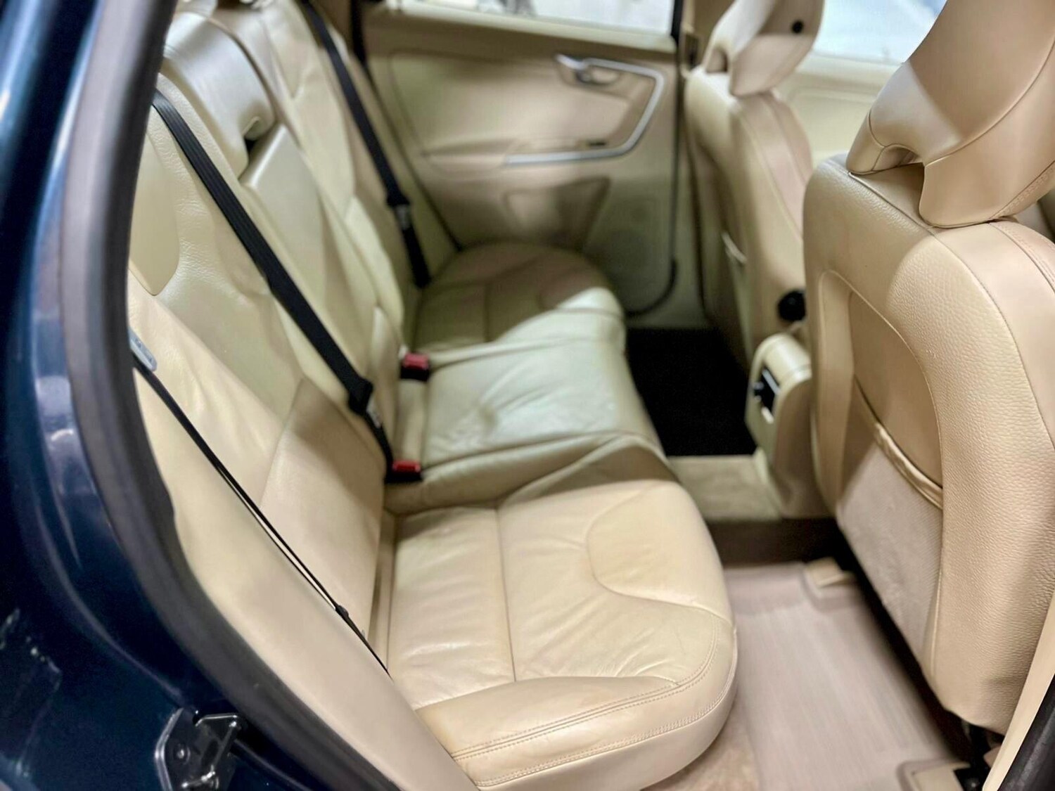 Used Volvo XC60 2010 for sale - 77633044: Photo 18