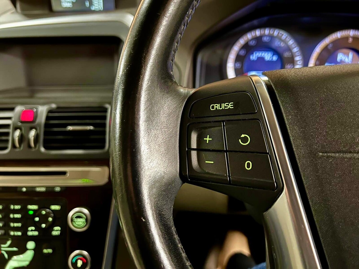 Used Volvo XC60 2010 for sale - 77633044: Photo 20