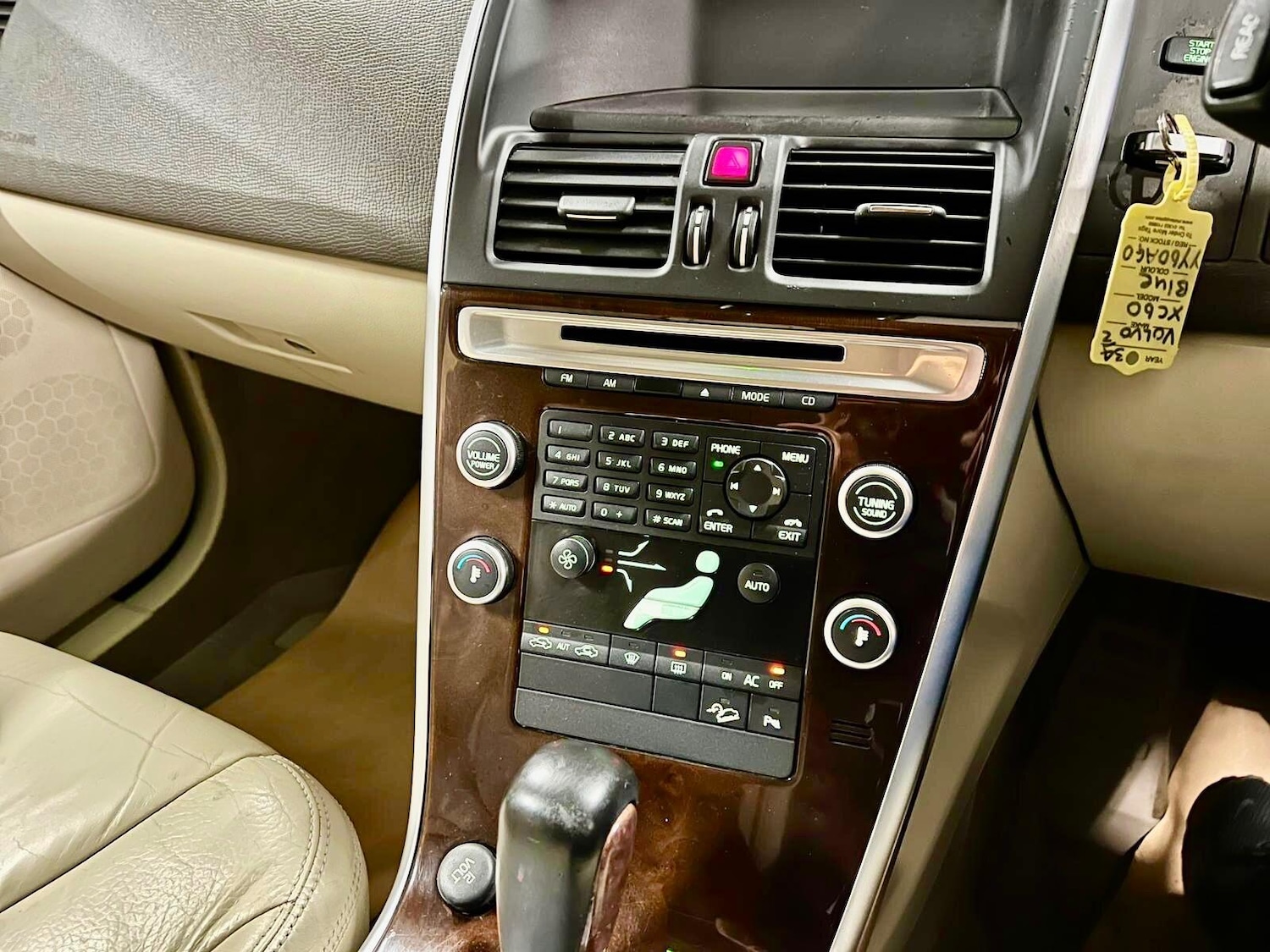 Used Volvo XC60 2010 for sale - 77633044: Photo 22