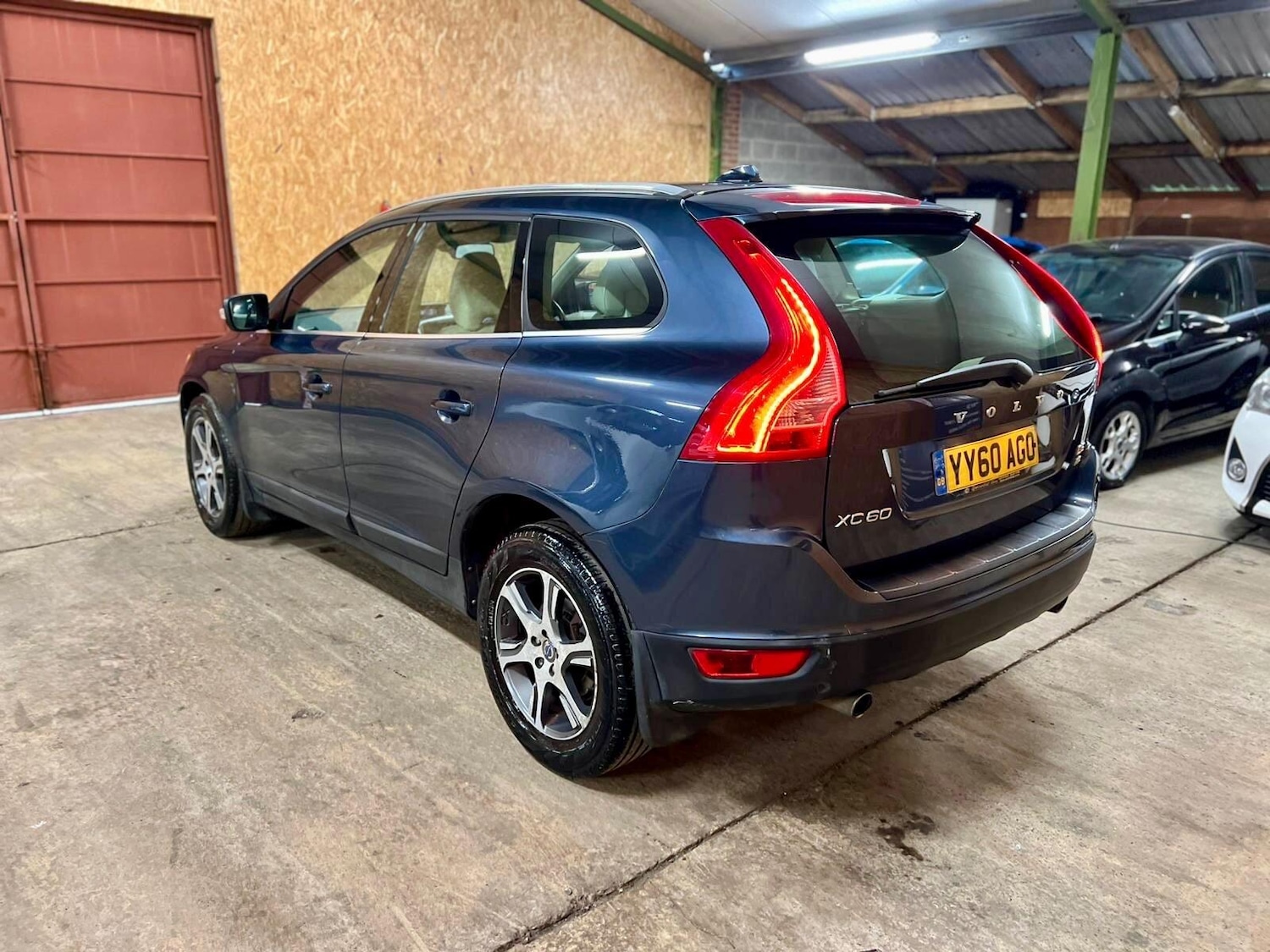 Used Volvo XC60 2010 for sale - 77633044: Photo 4