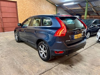 Used Volvo XC60 2010 for sale - 77633044: Photo