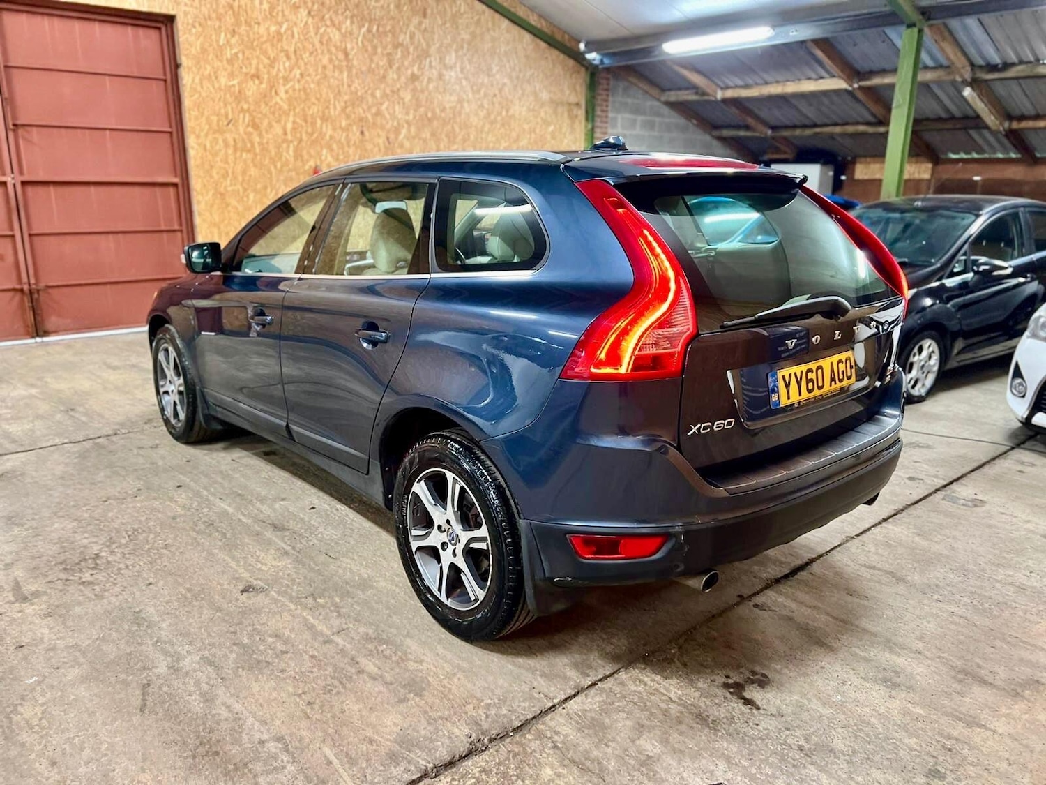 Used Volvo XC60 2010 for sale - 77633044: Photo 6