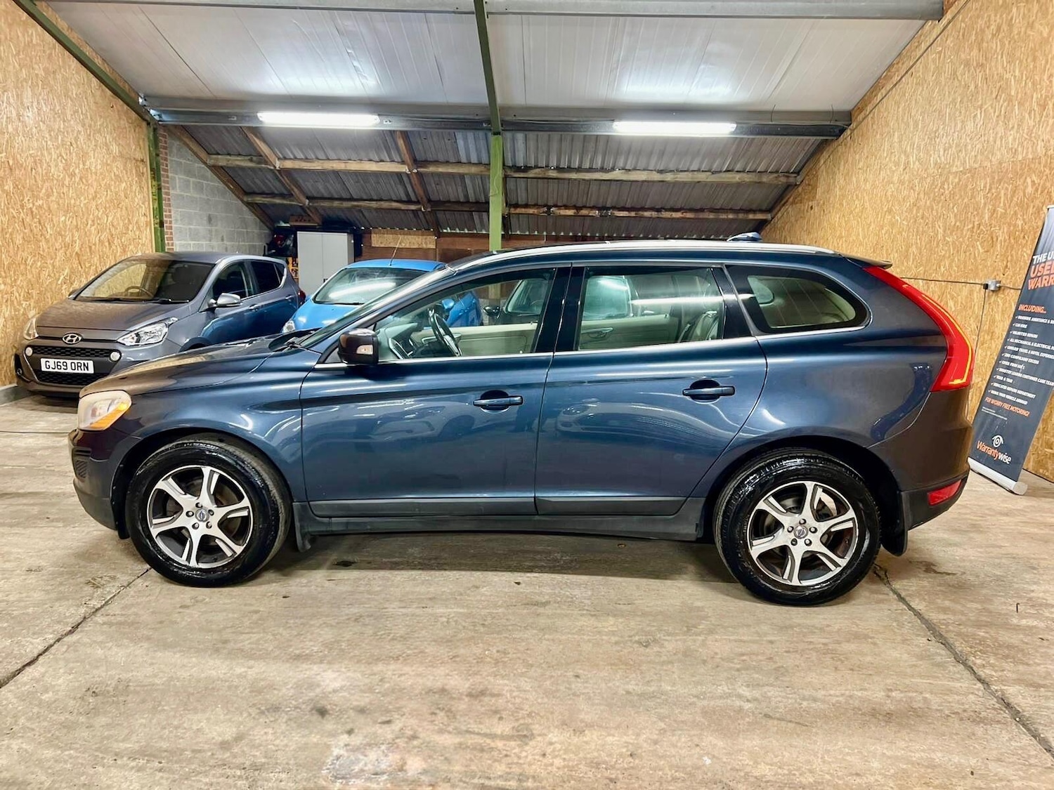 Used Volvo XC60 2010 for sale - 77633044: Photo 7