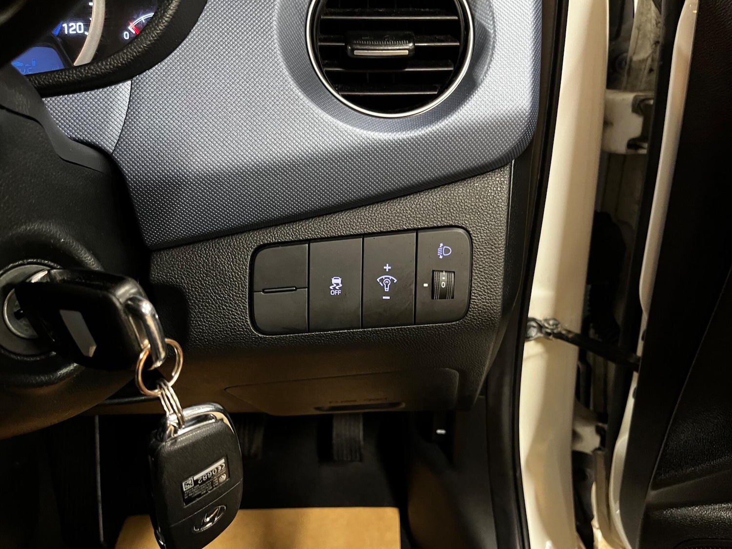 Used Hyundai i10 2015 for sale - 77892637: Photo 13