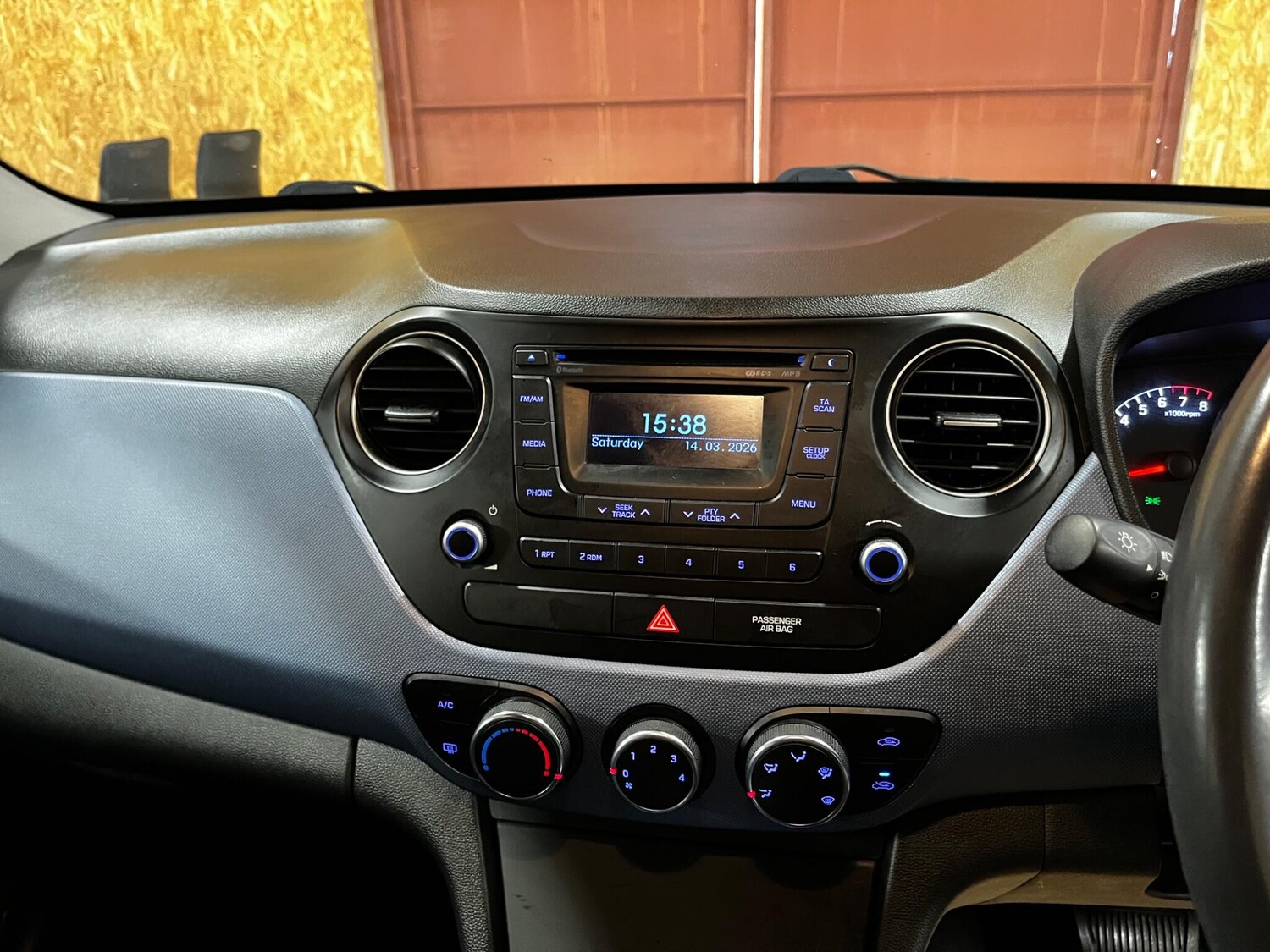 Used Hyundai i10 2015 for sale - 77892637: Photo 19